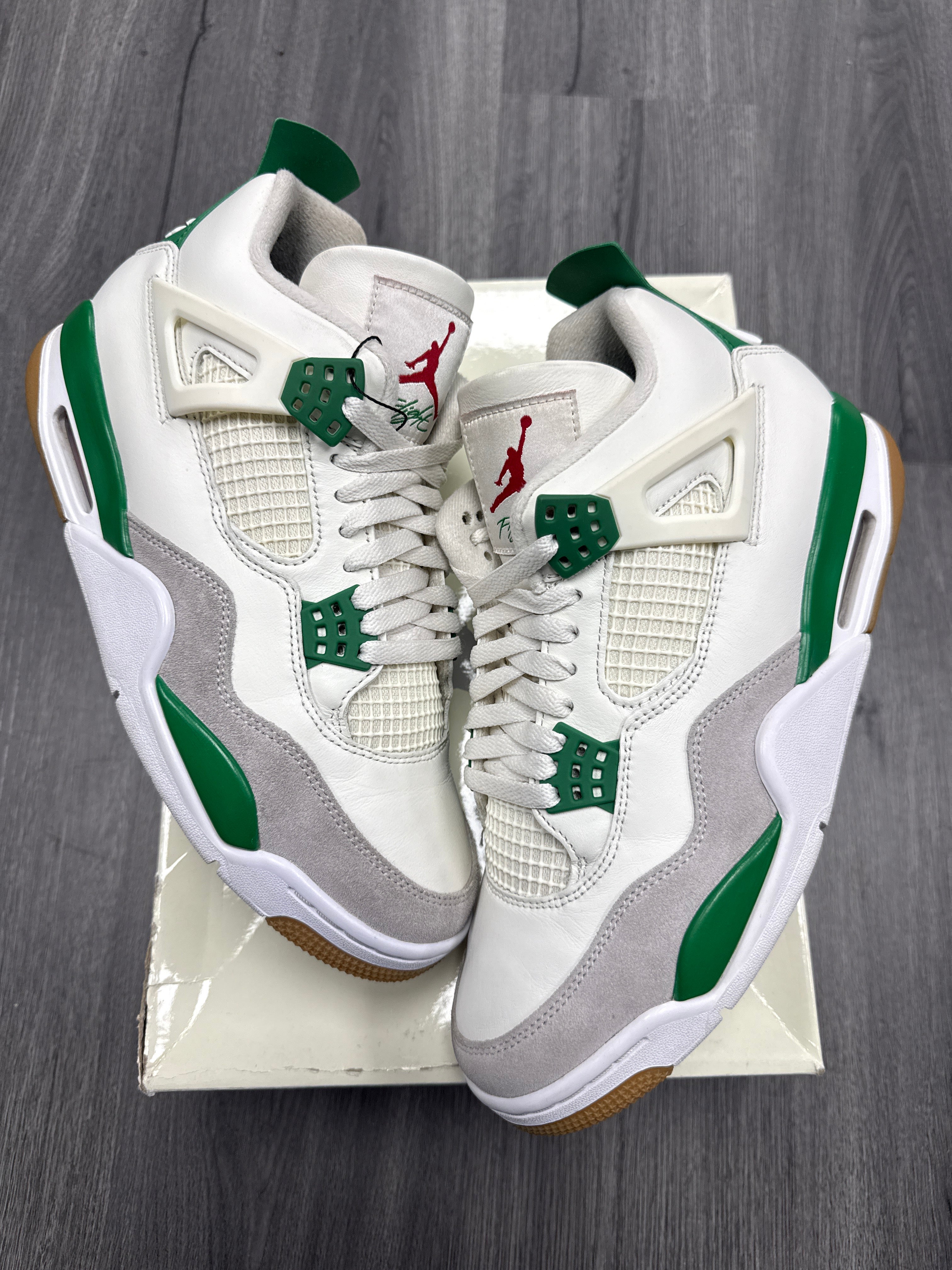 Jordan 4 SB Pine Green - size 9.5