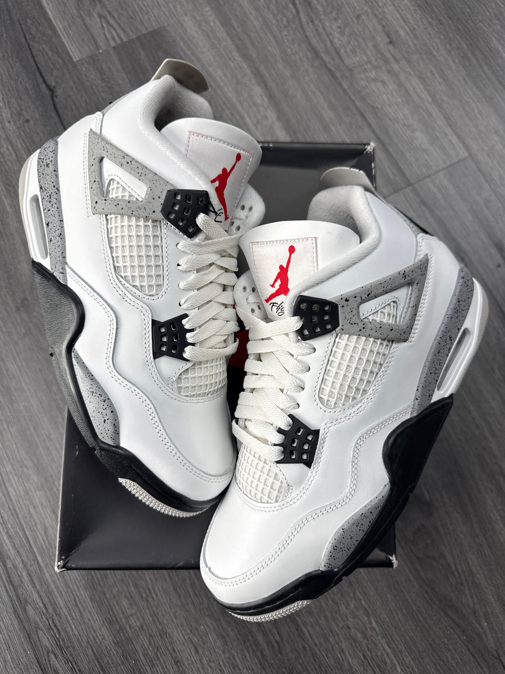 Jordan 4 White Cement - size 8