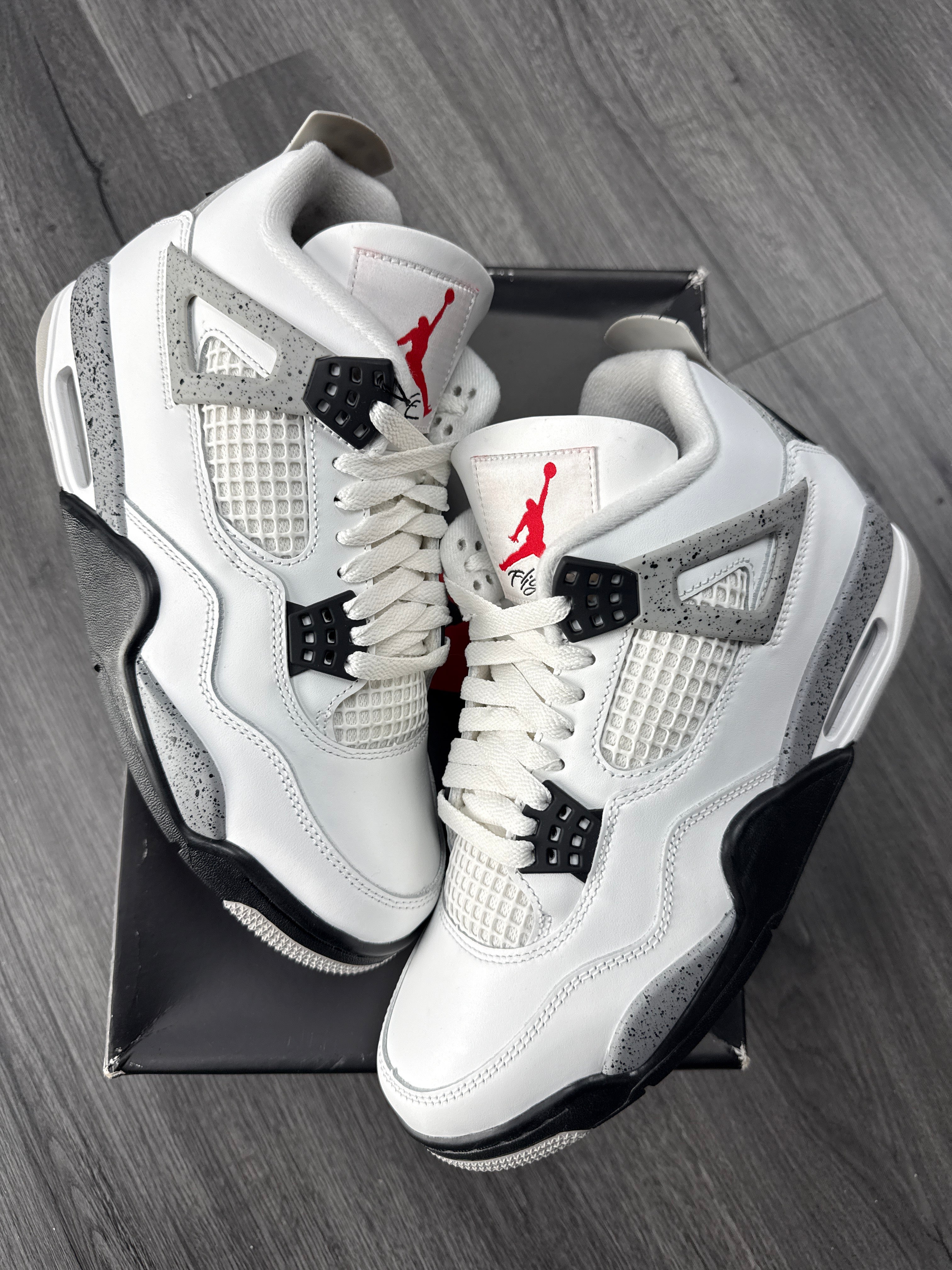 Jordan 4 White Cement - size 8