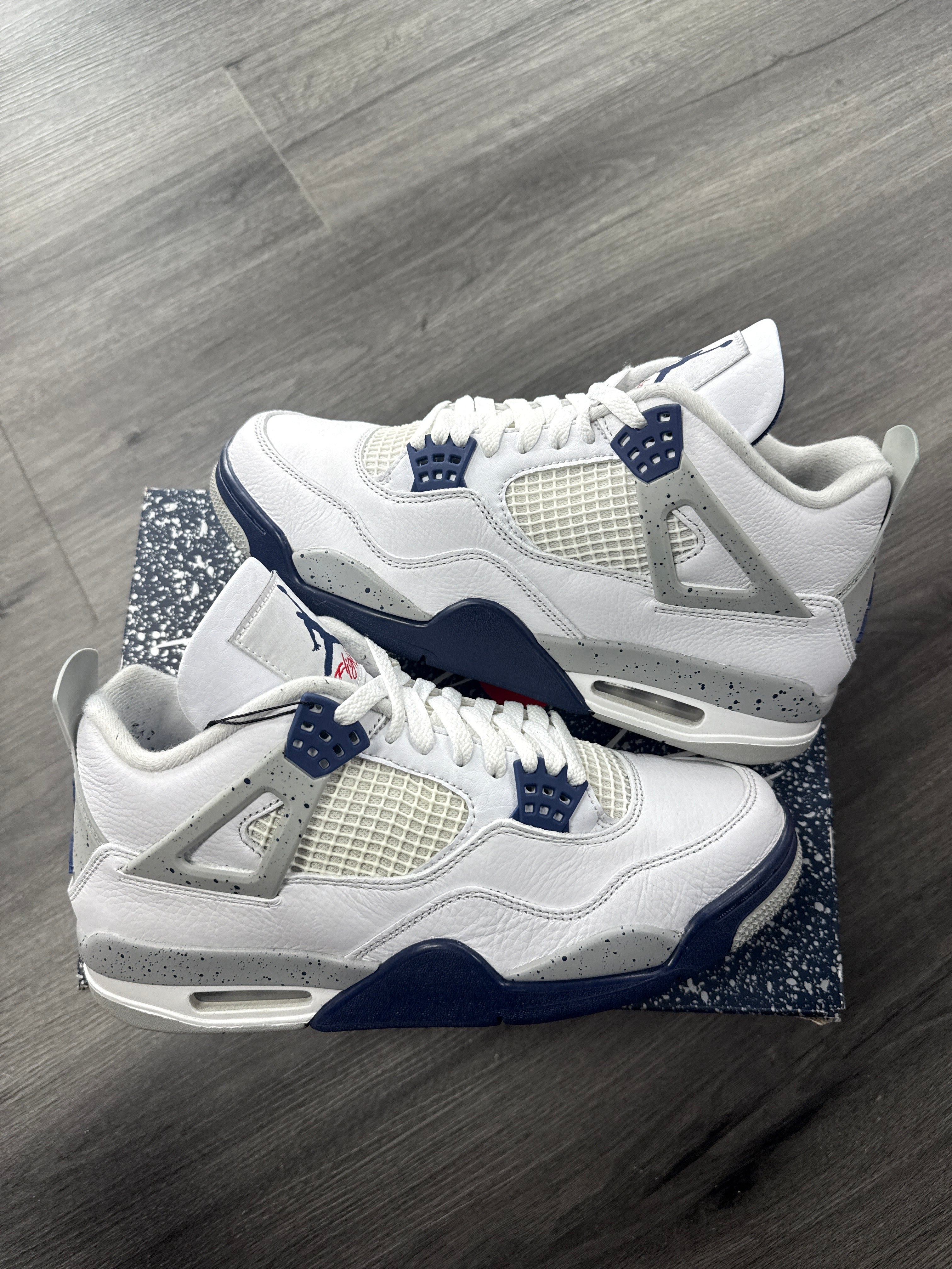 Jordan 4 Midnight Navy - size 9