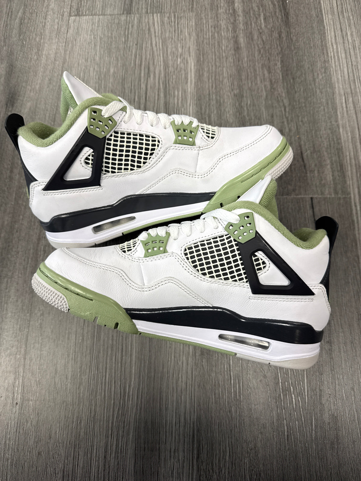 Jordan 4 Seafoam - size 5.5M/7W