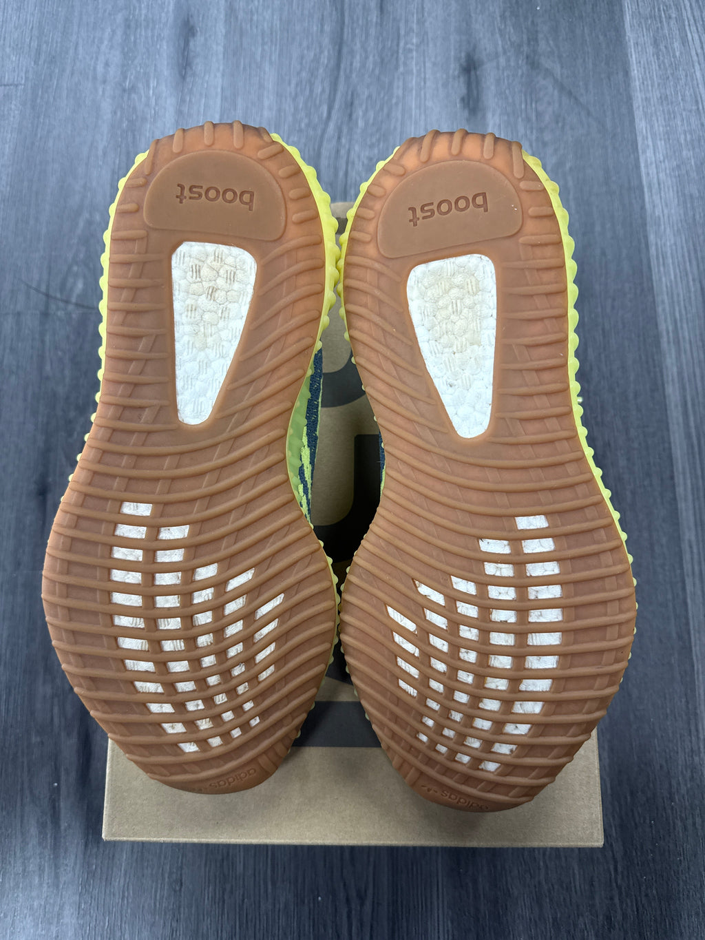 Yeezy 350 Semi Frozen - size 9.5