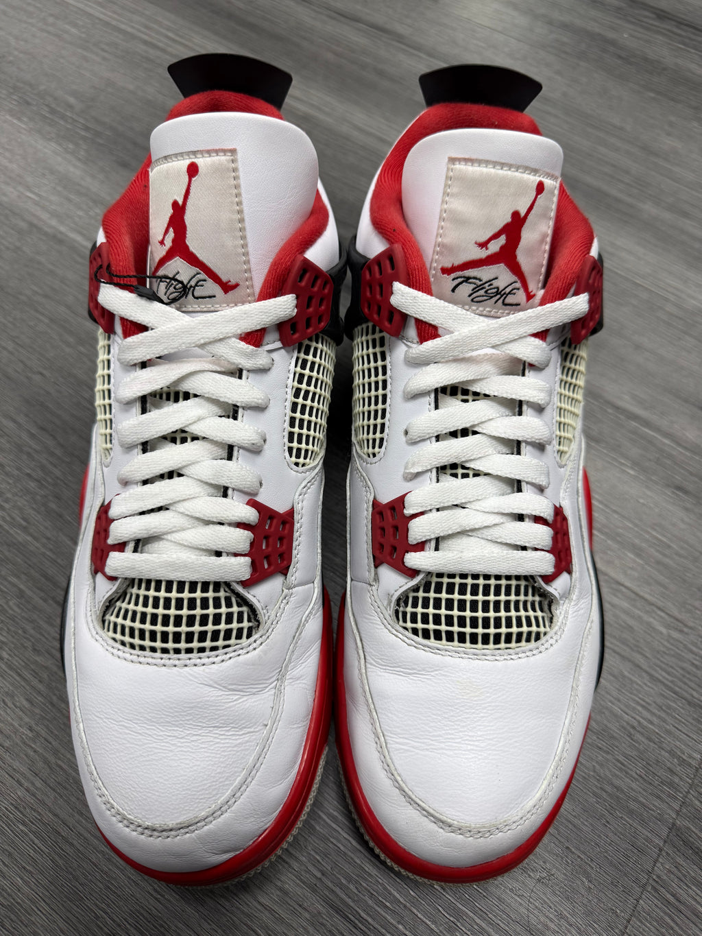 Jordan 4 Fire Red - size 10.5