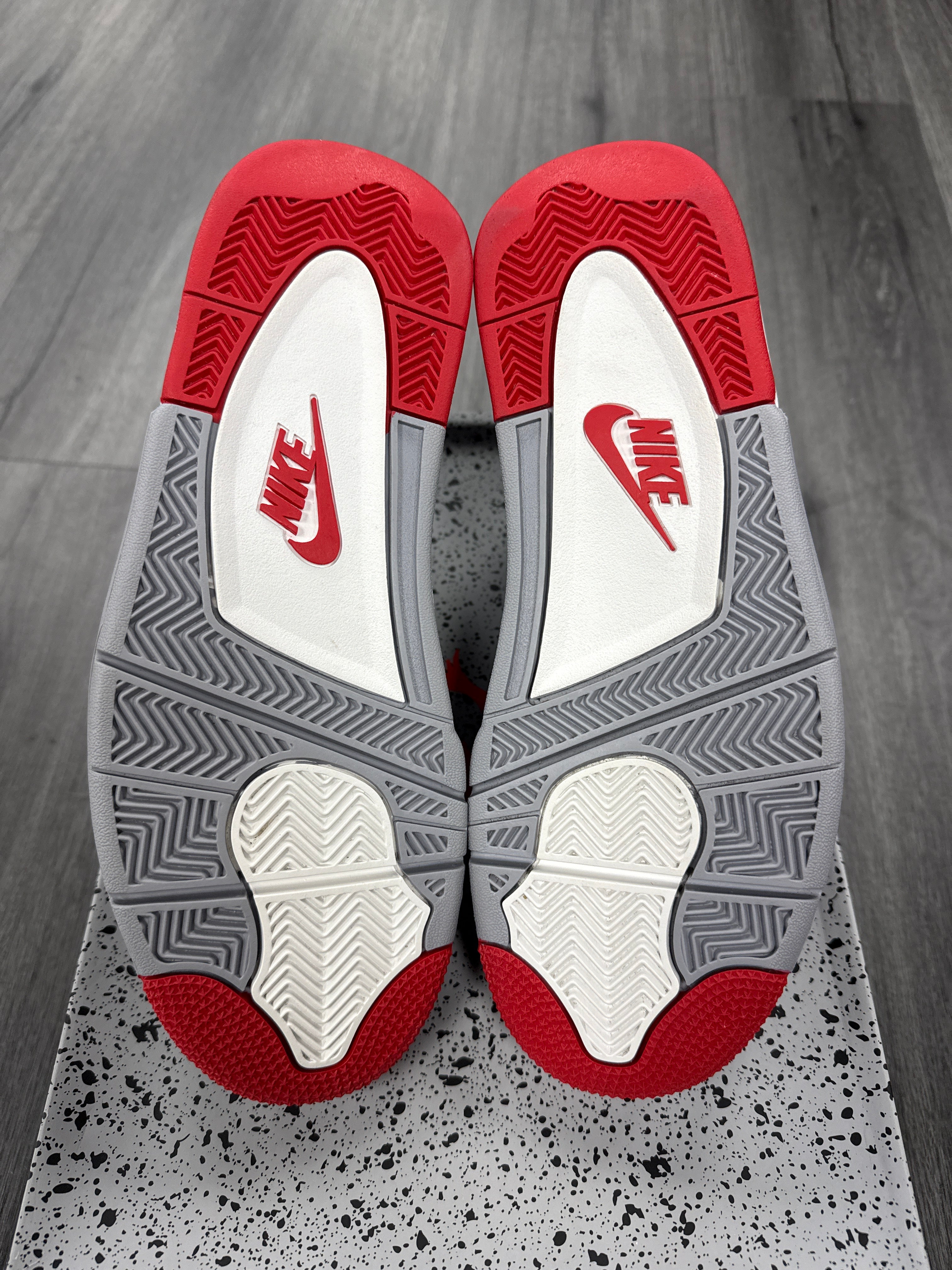 Jordan 4 Bred Reimagined - size 9.5