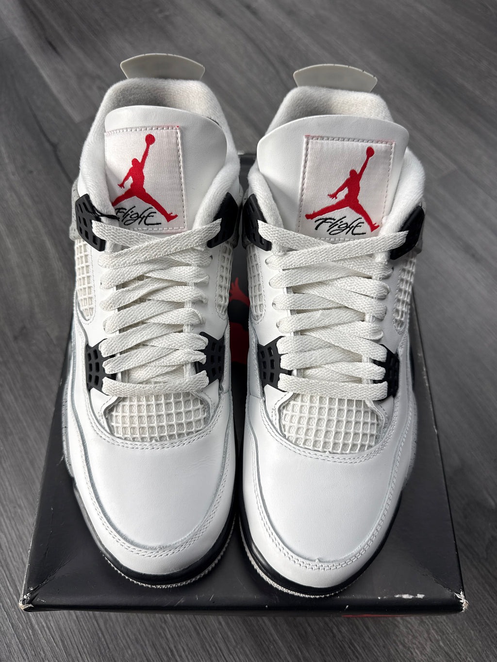 Jordan 4 White Cement - size 8