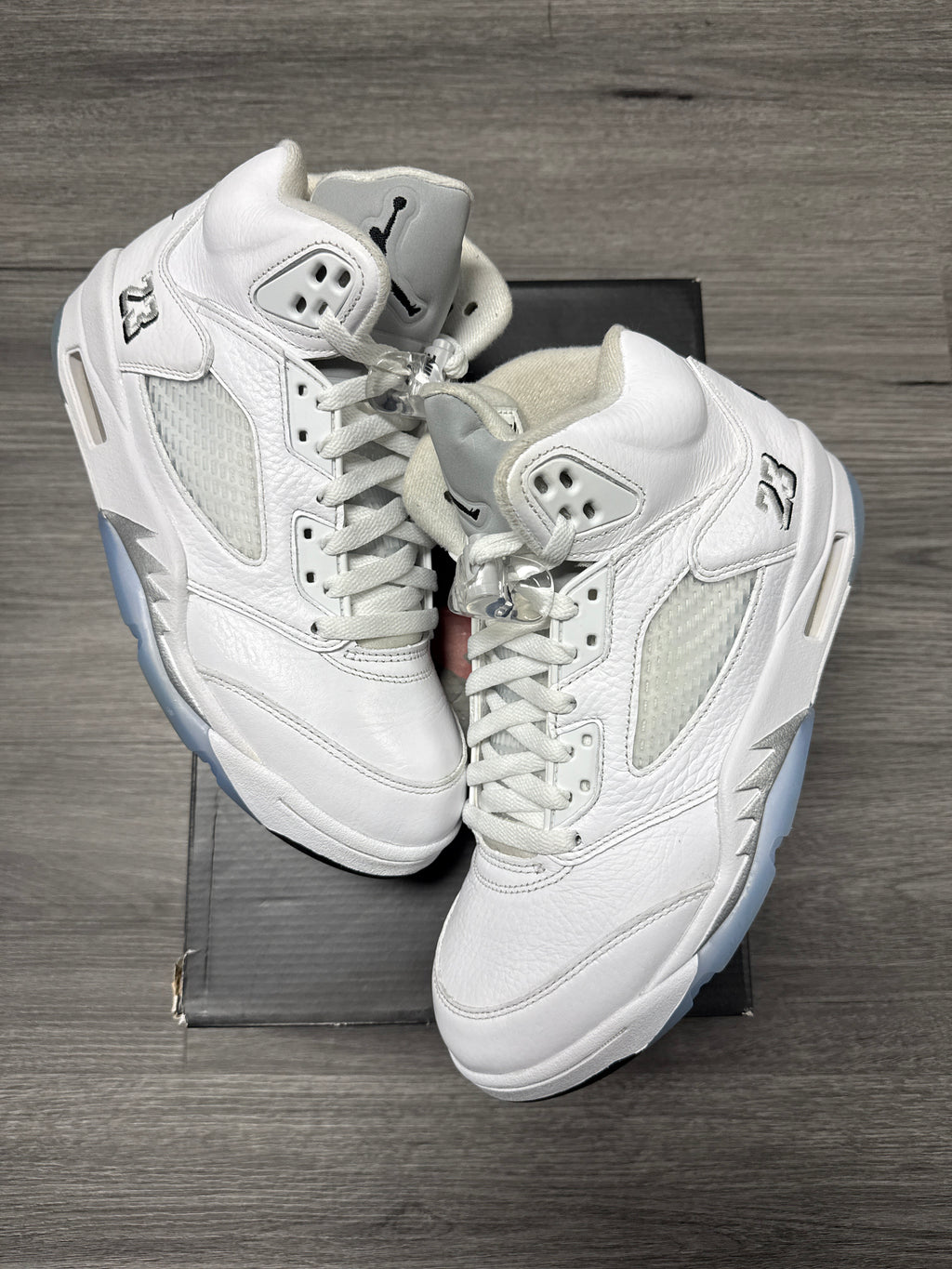 Jordan 5 White Metallic - size 8