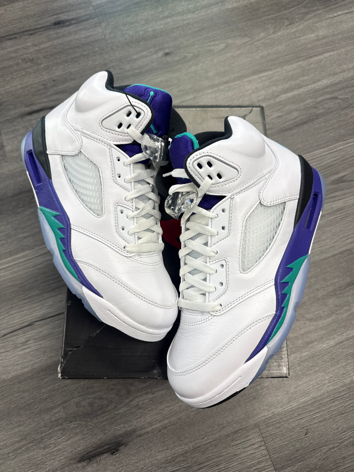 Jordan 5 Grape - size 8.5