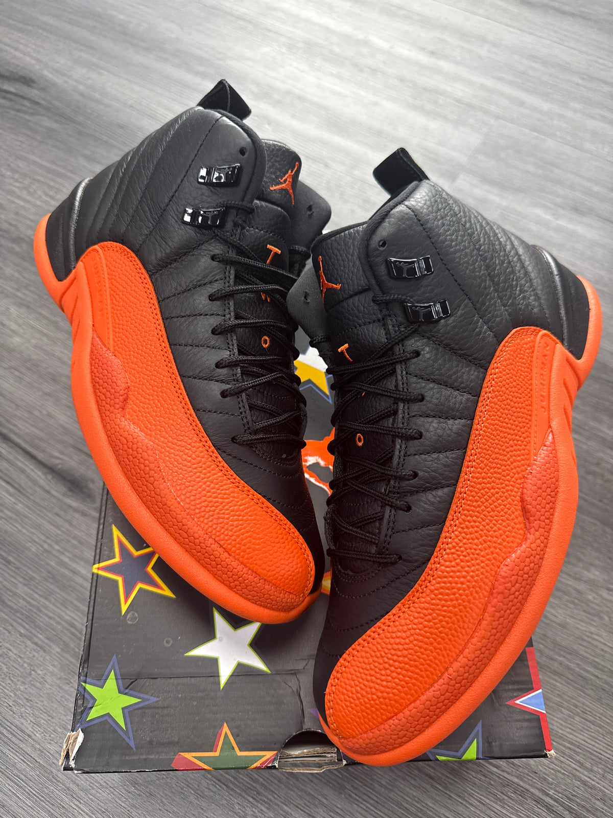 Jordan 12 Brilliant Orange - size 8.5m