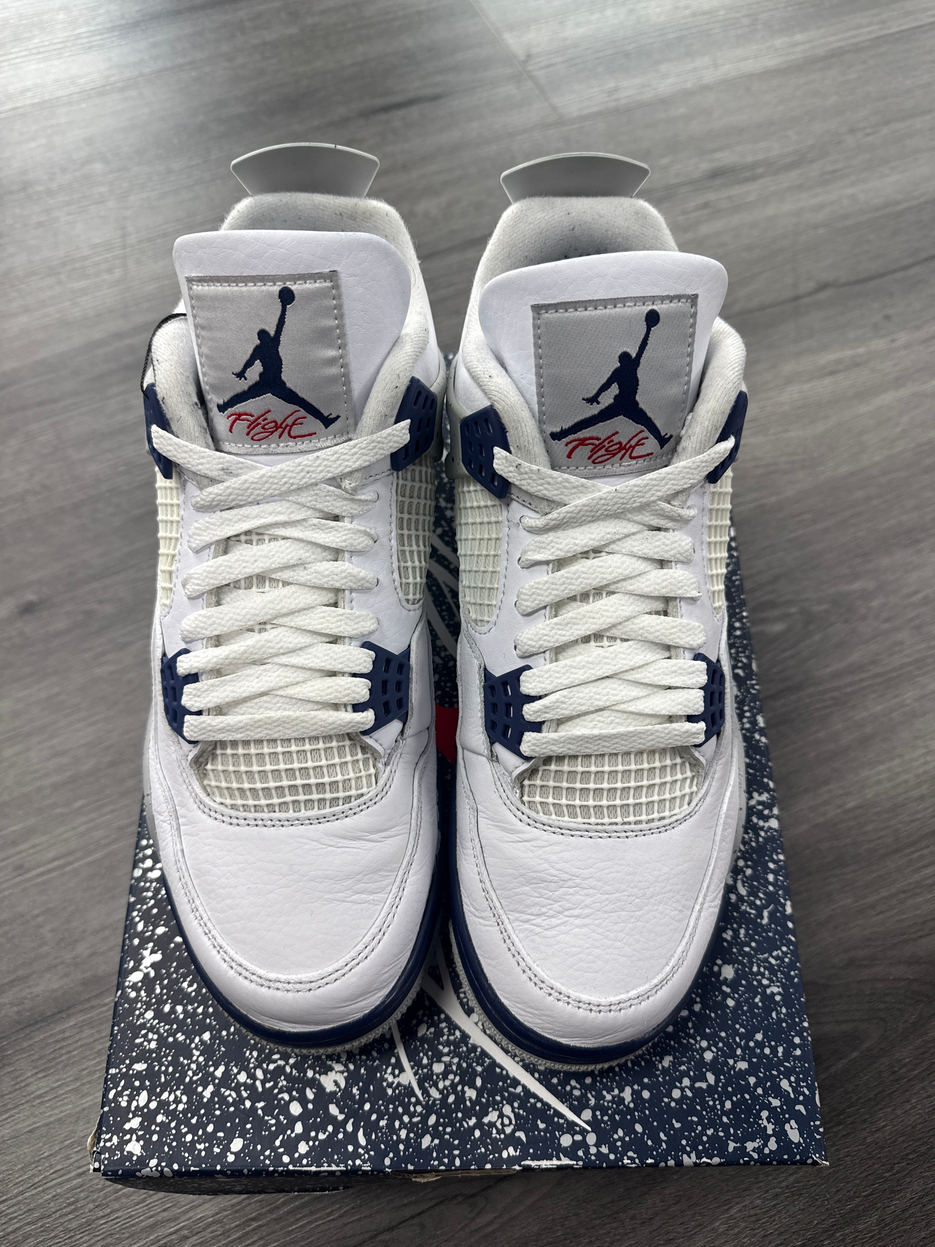 Jordan 4 Midnight Navy - size 9