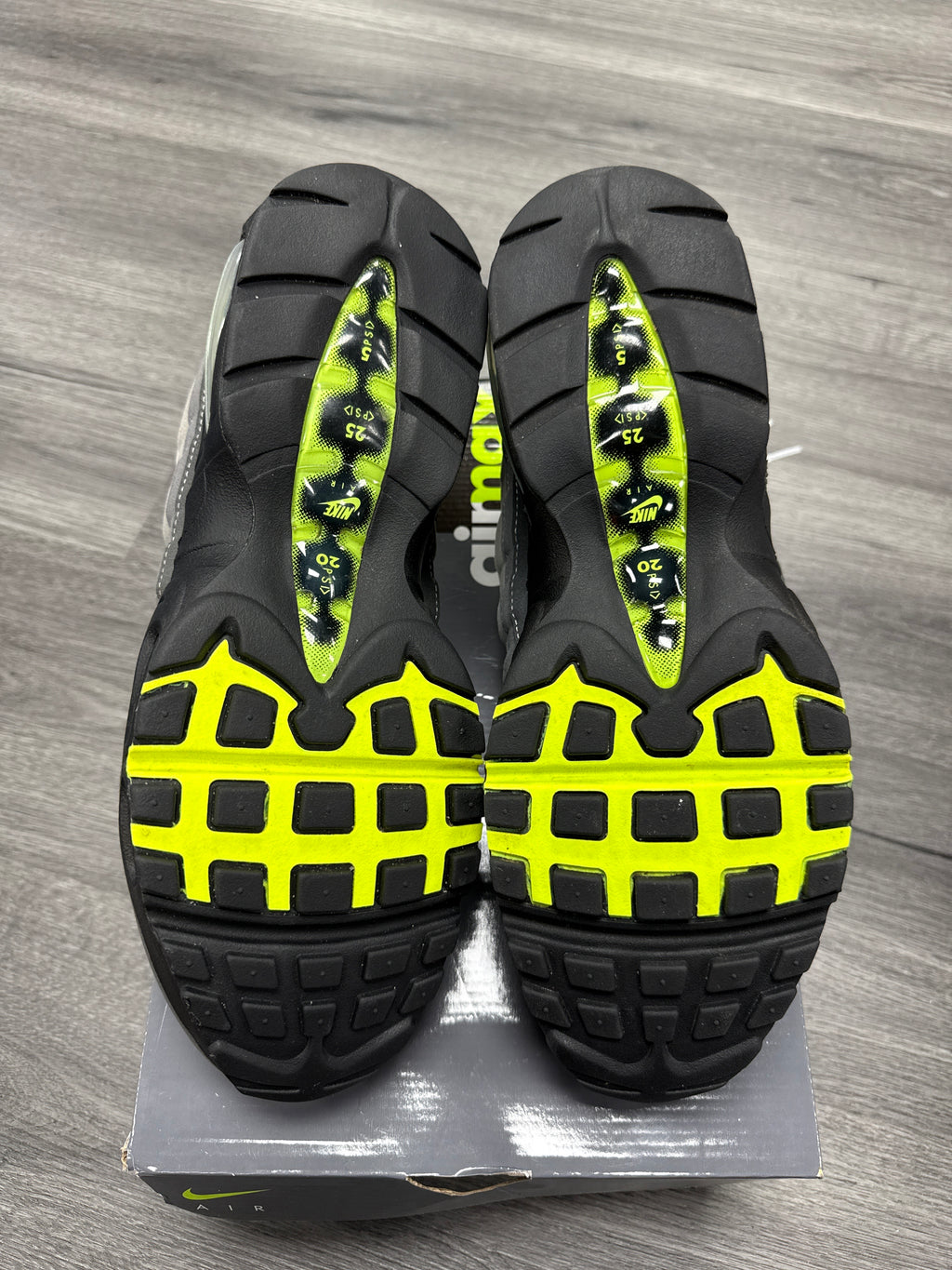 Nike Air Max 95 Big Bubble Neon - size 10