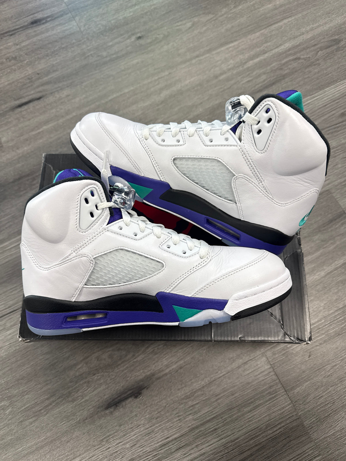 Jordan 5 Grape - size 8.5