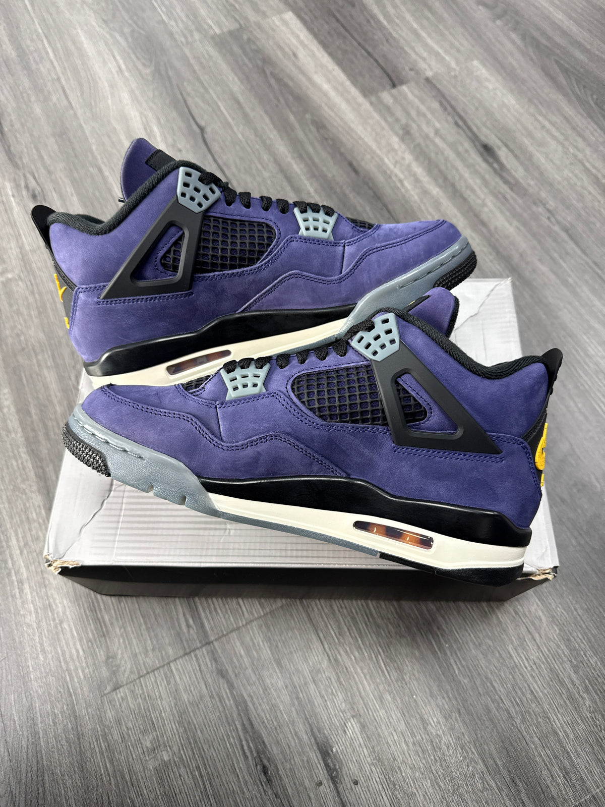 Jordan 4 Lakers - size 8.5
