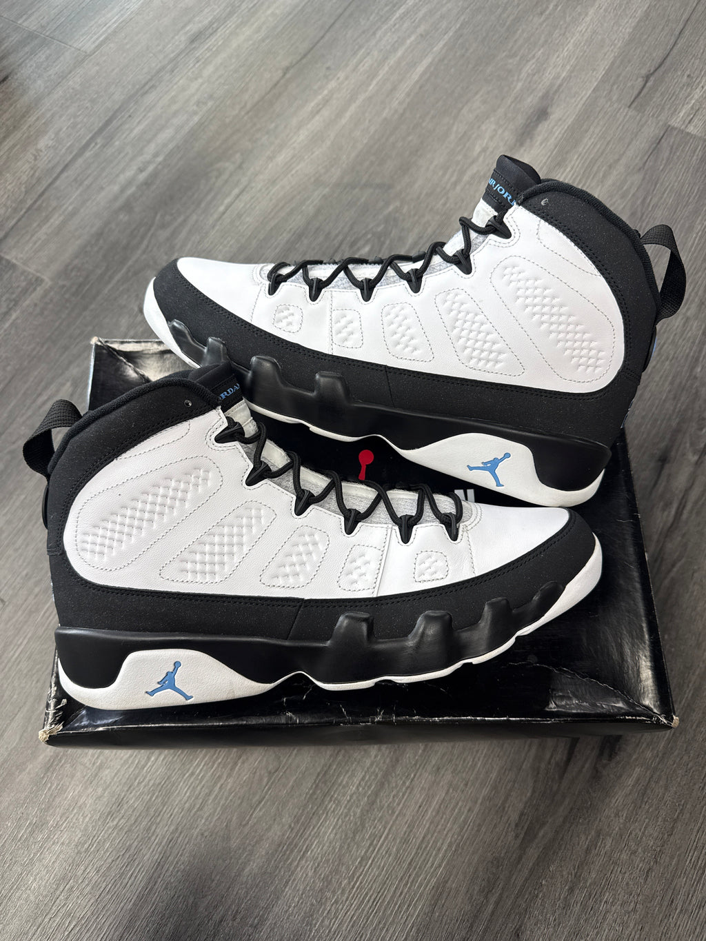 Jordan 9 University Blue - size 11.5