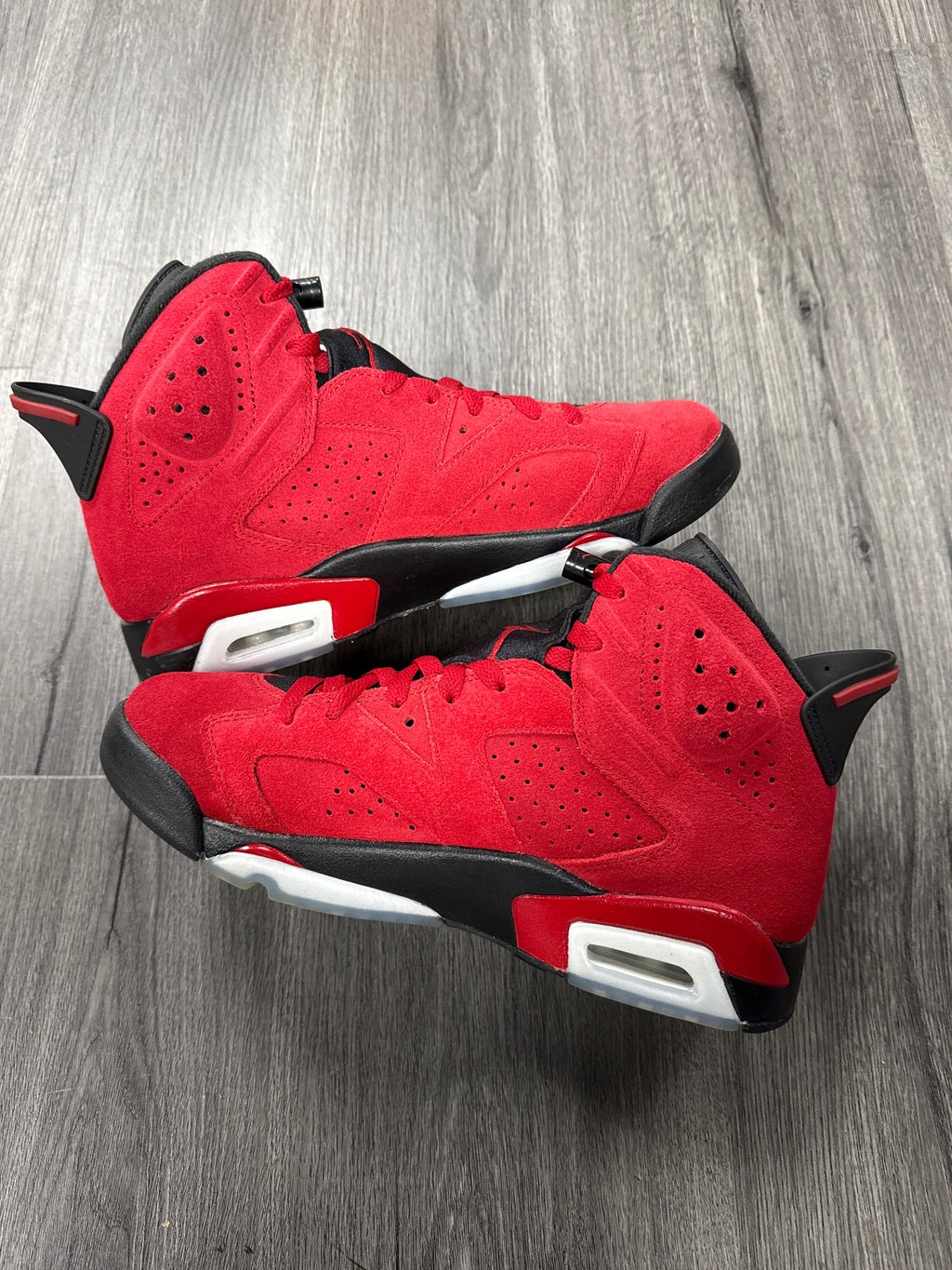 Jordan 6 Toro - size 8