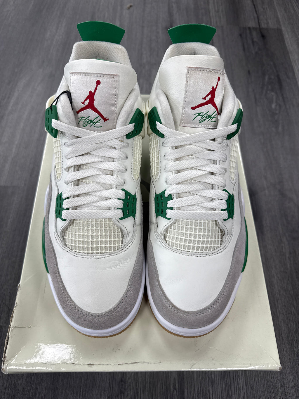 Jordan 4 SB Pine Green - size 9.5