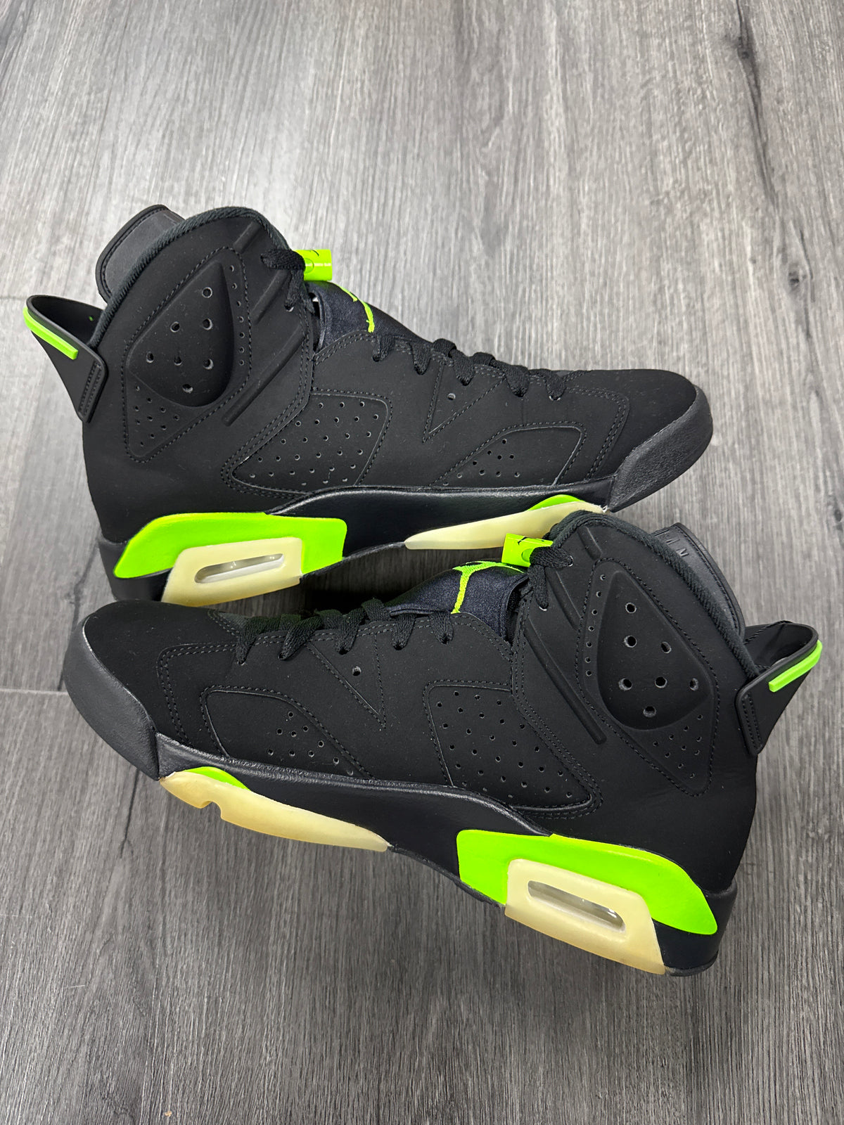 Jordan 6 Electric Green - size 9