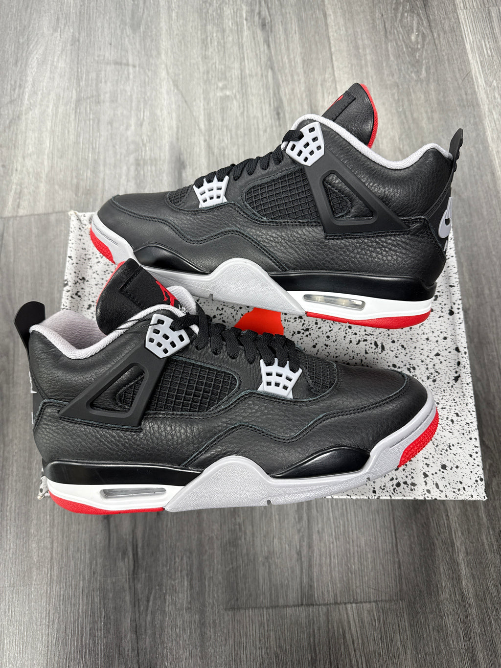 Jordan 4 Bred Reimagined - size 9.5