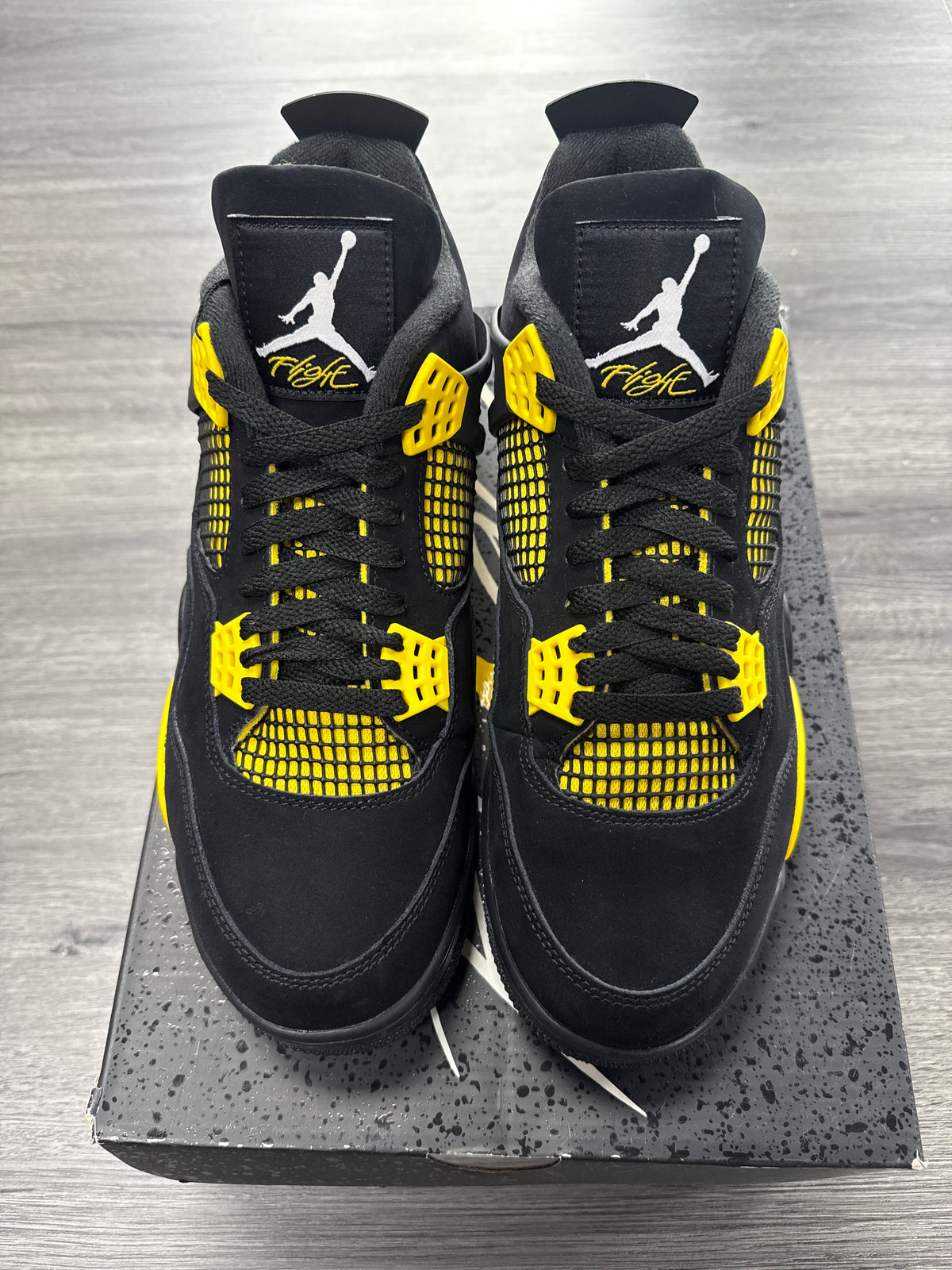 Jordan 4 Thunder - size 10