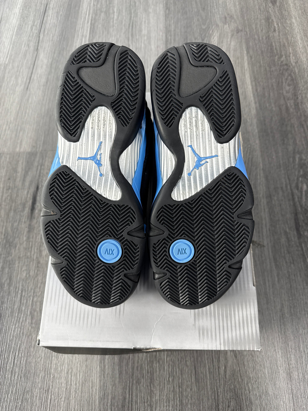 Jordan 14 UNC - size 9