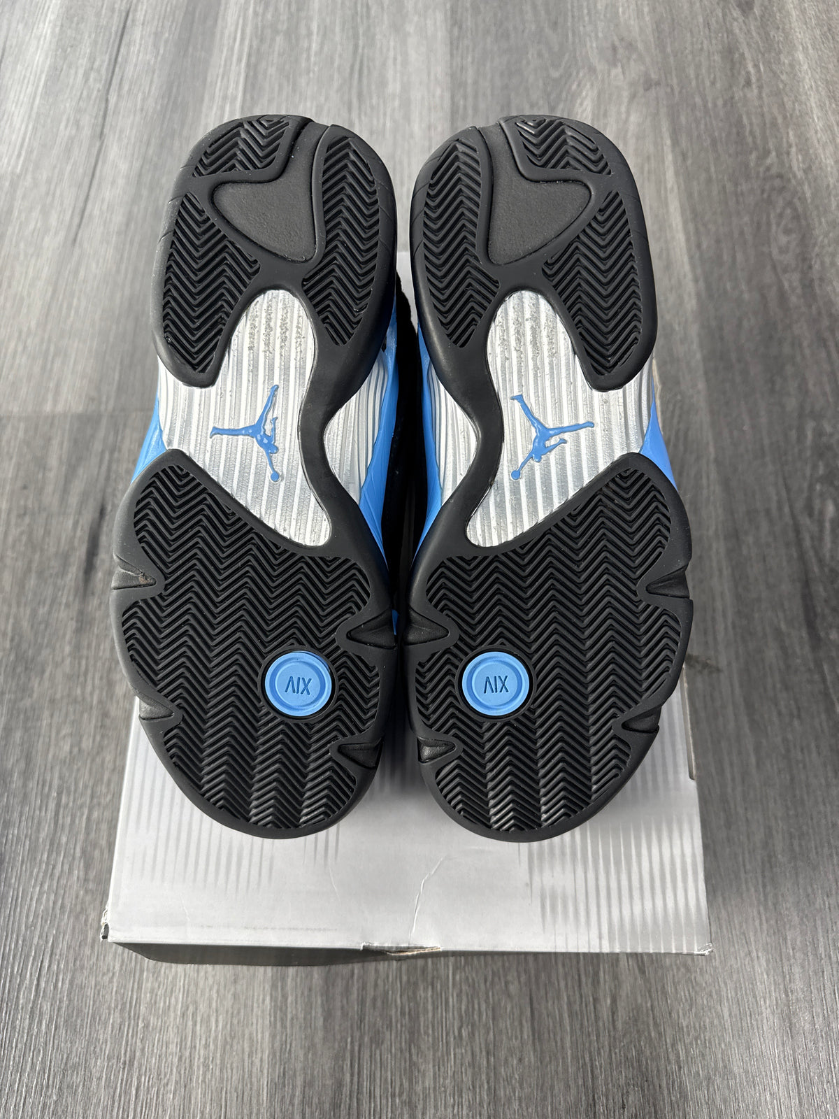 Jordan 14 UNC - size 9