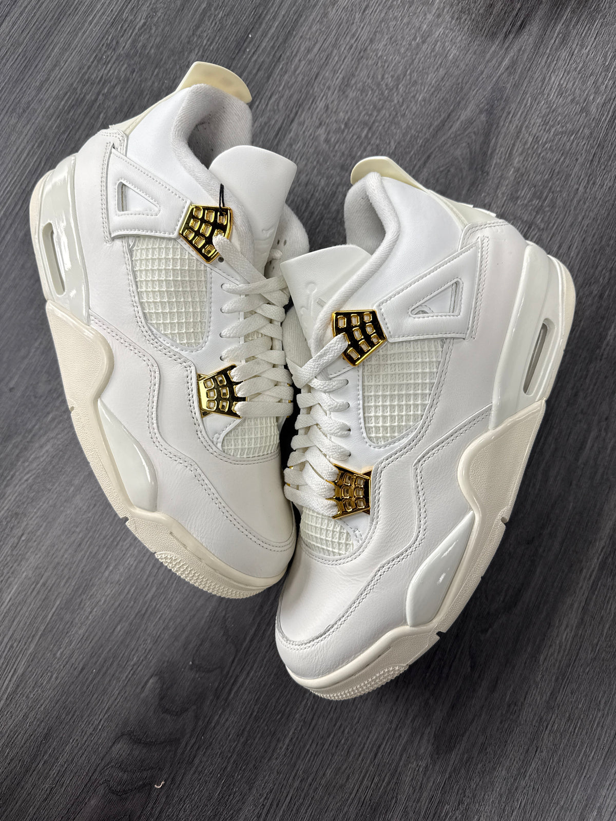 Jordan 4 Metallic Gold - size 9.5M/11W