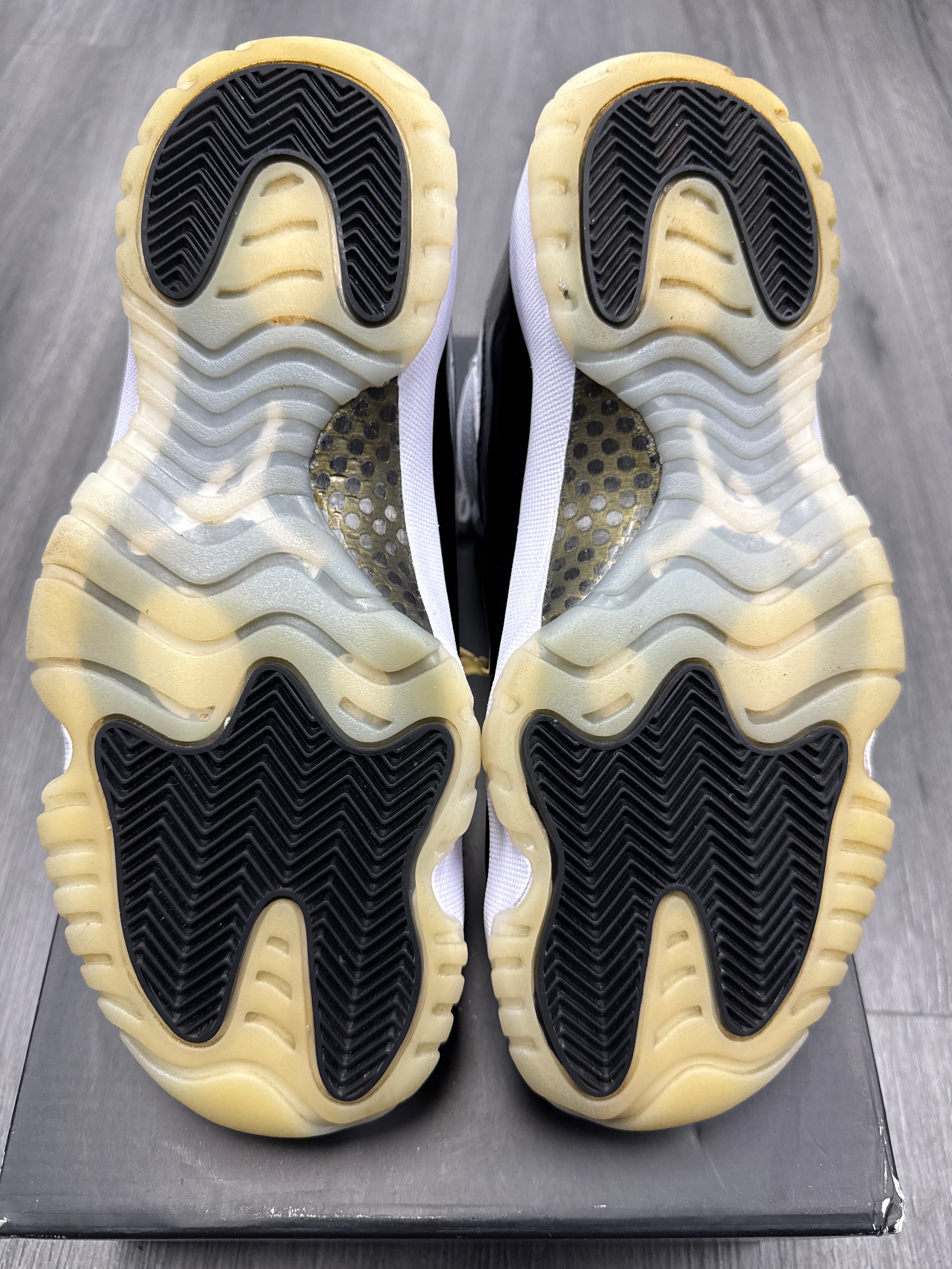 Jordan 11 Gratitude - size 8