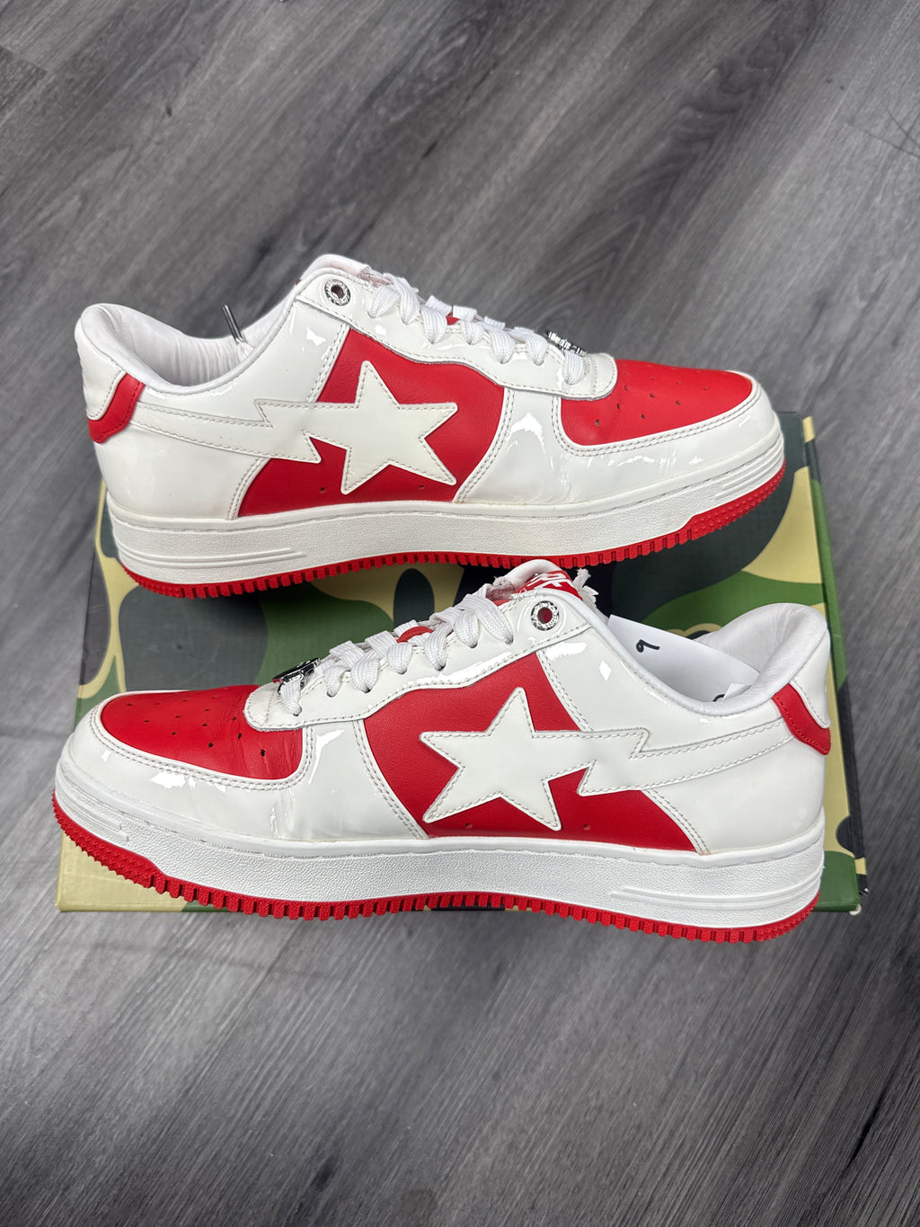 Bapesta White Red - size 9