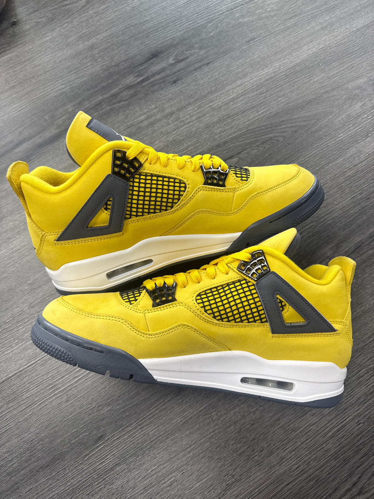 Jordan 4 Lightning - size 10.5