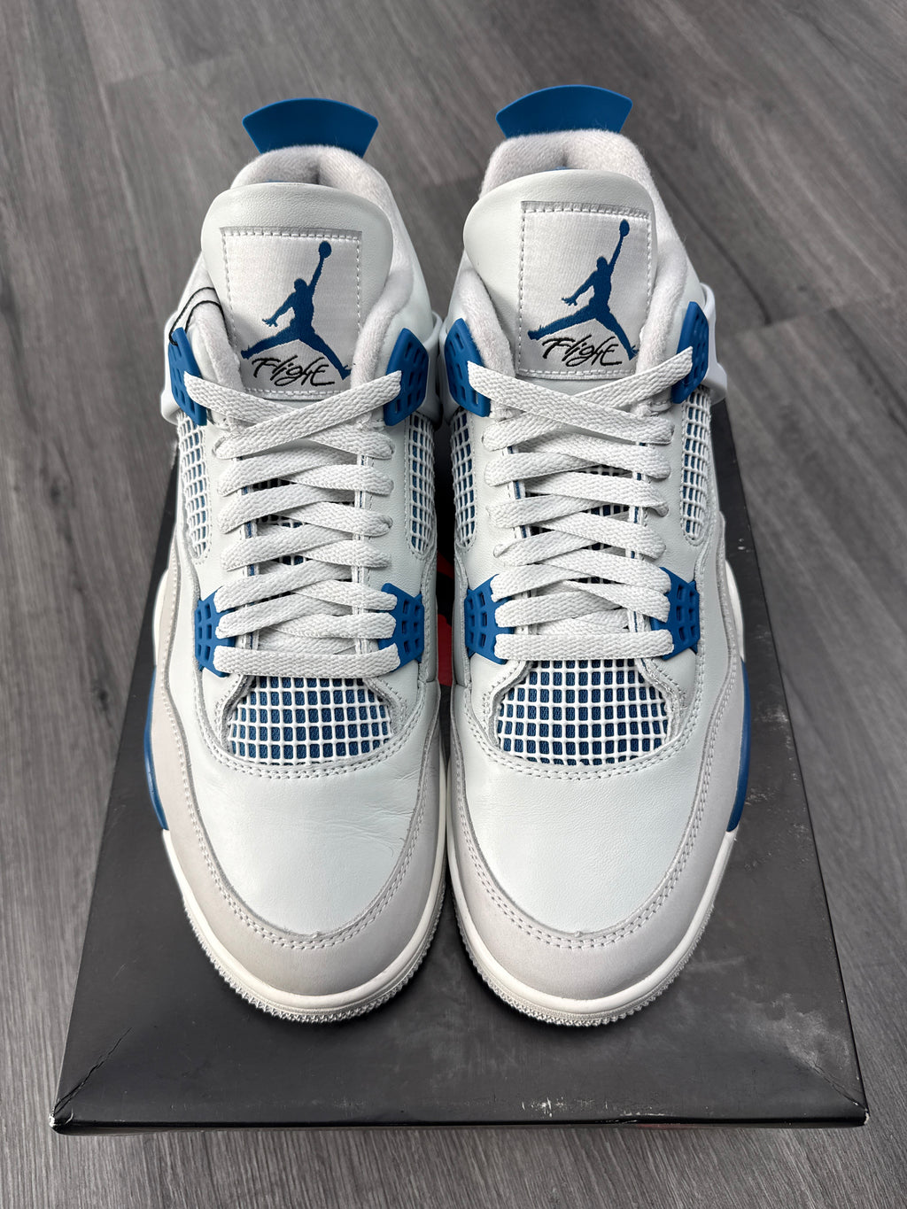 Jordan 4 Military Blue - size 10.5