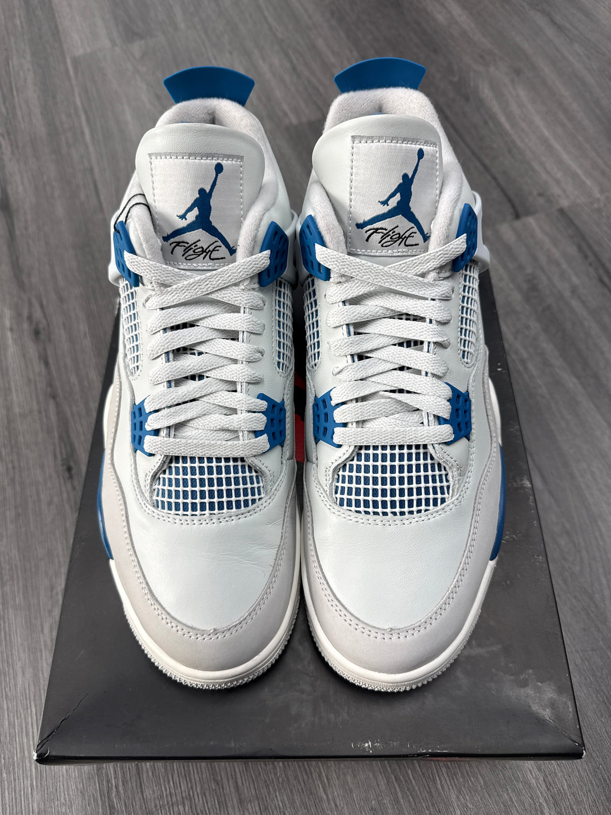 Jordan 4 Military Blue - size 10.5
