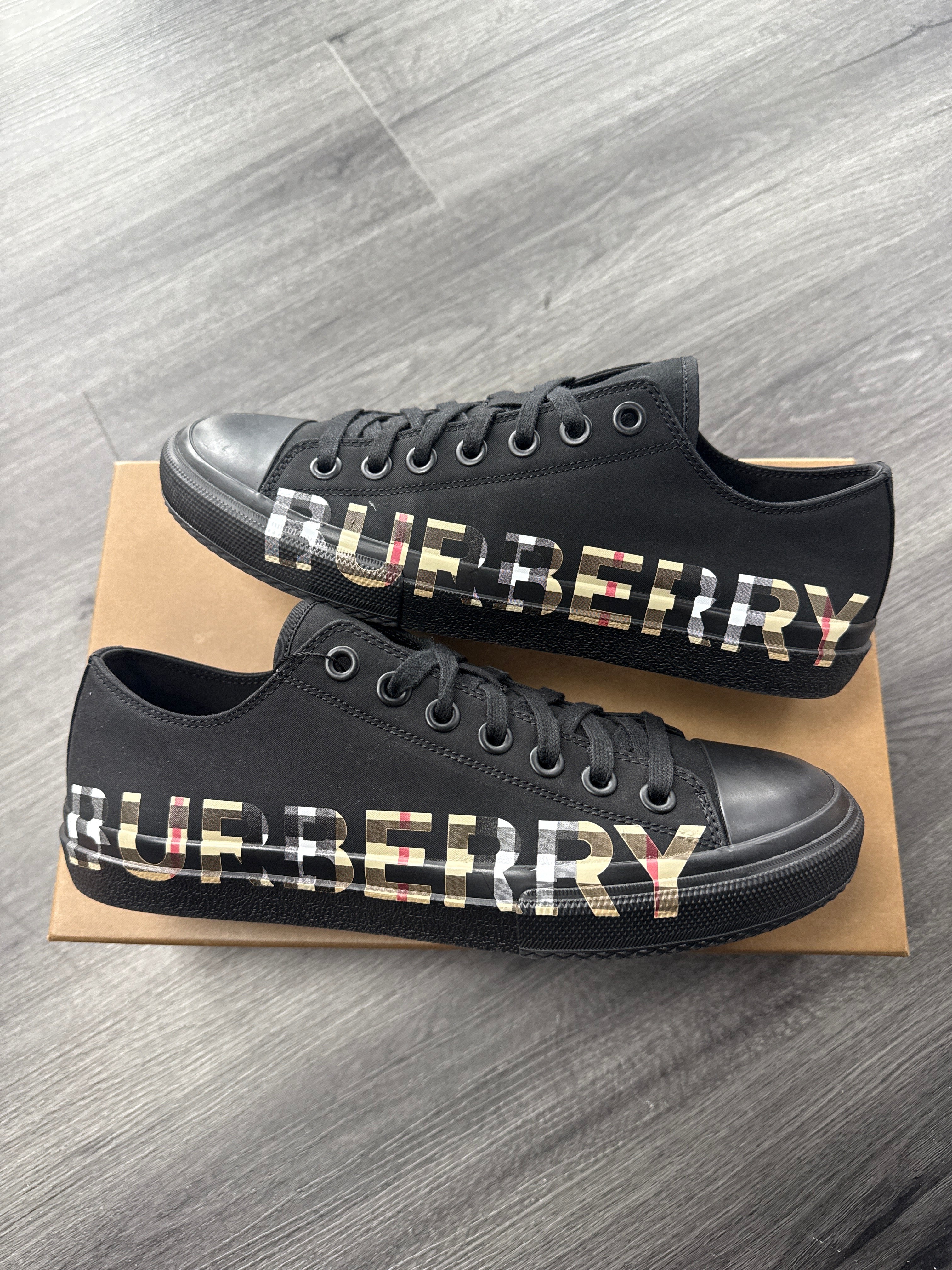 Burberry Low Top Sneaker - size 9