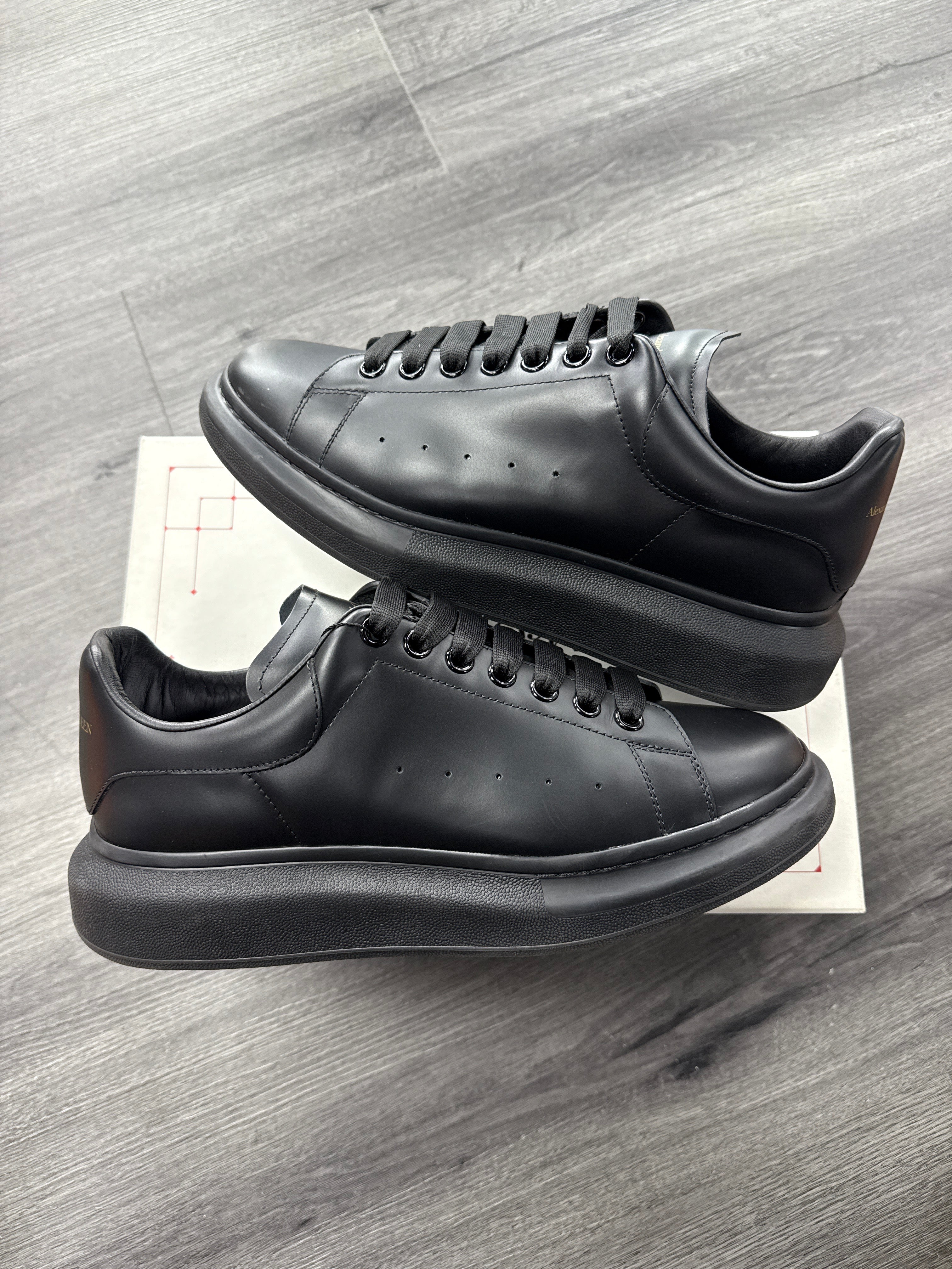 Alexander McQueen Black - size 11