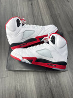 Jordan 5 Fire Red - size 8.5
