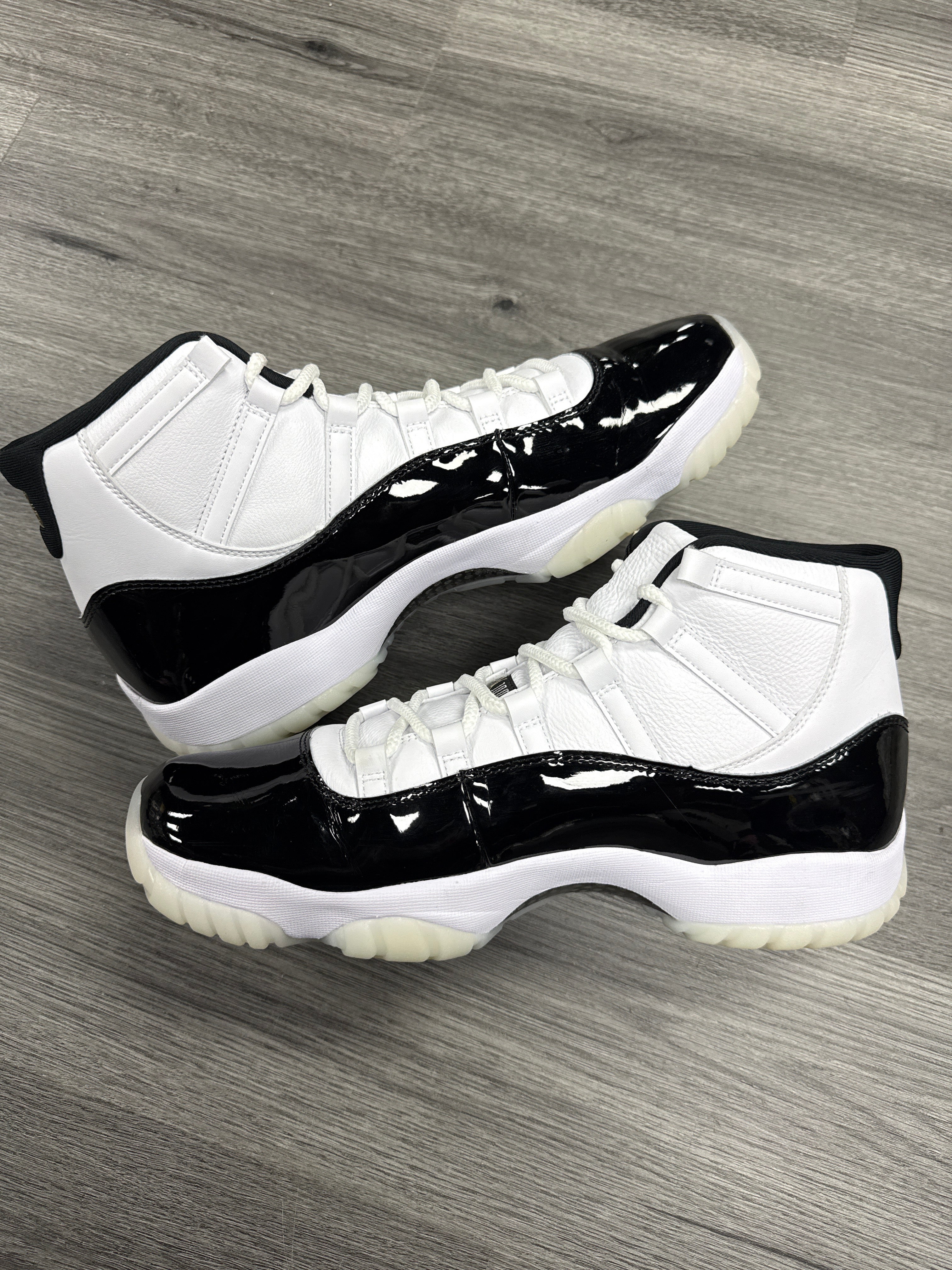 Jordan 11 Gratitude - Size 13