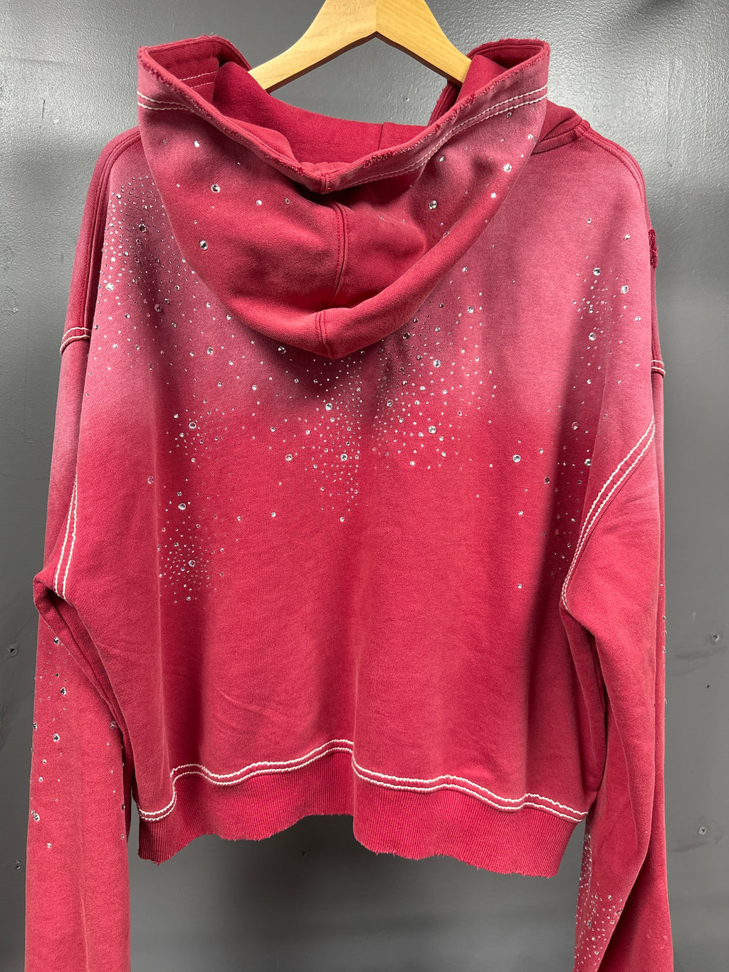 Vale Valley Dreams Zip Up Red - size L