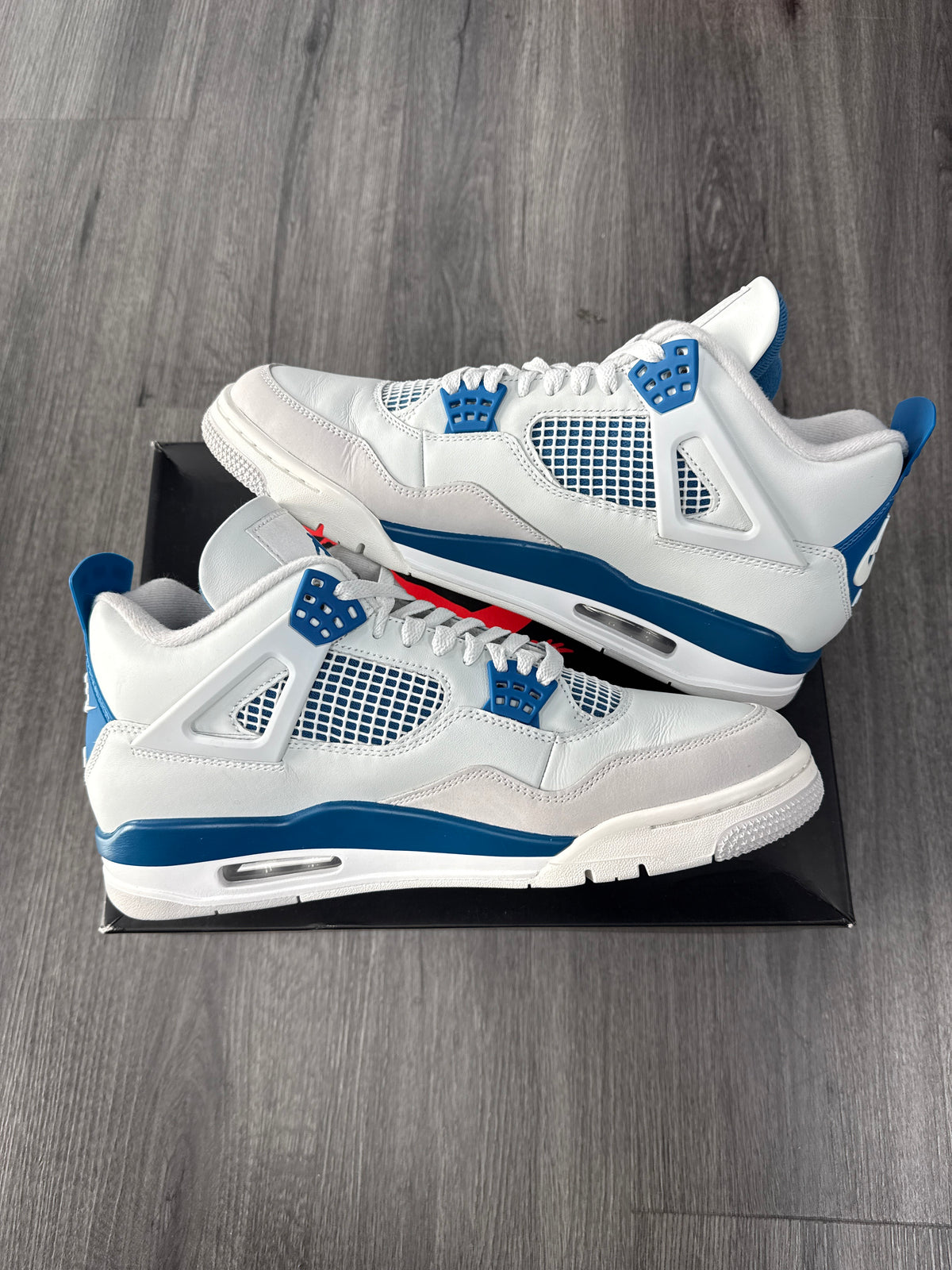 Jordan 4 Military Blue - size 11