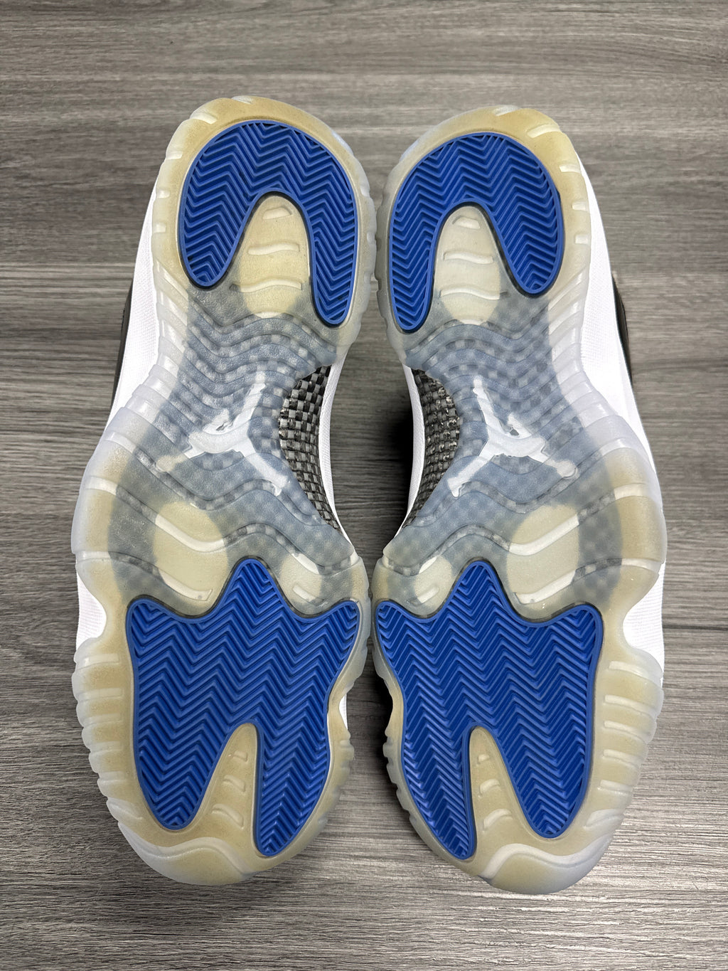 Jordan 11 Low Space Jam - Size 14