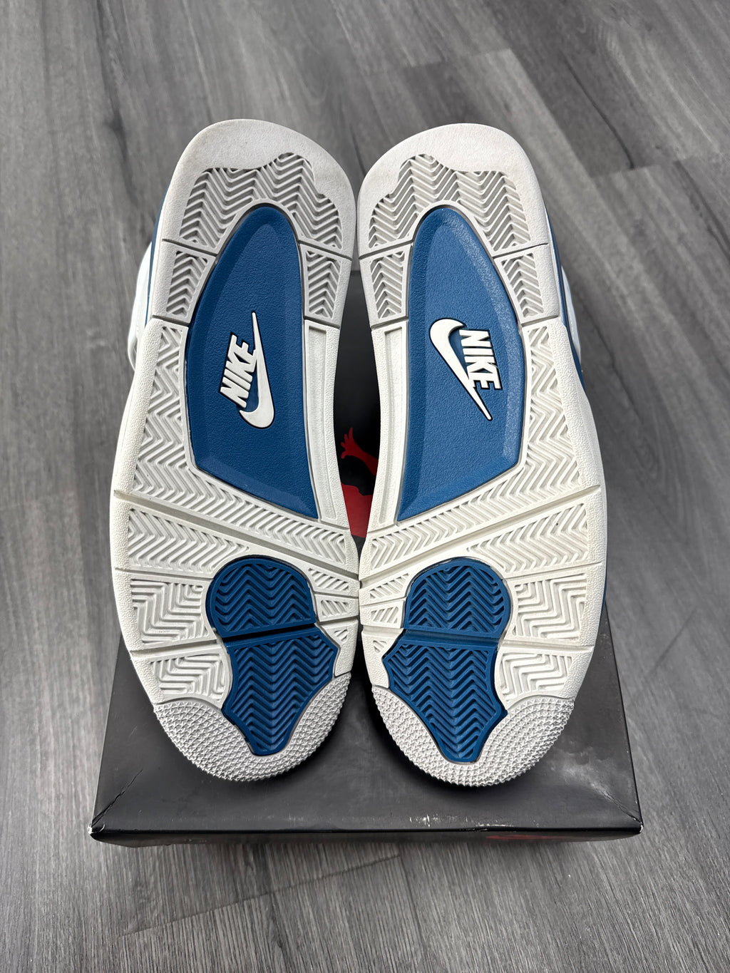 Jordan 4 Military Blue - size 10.5