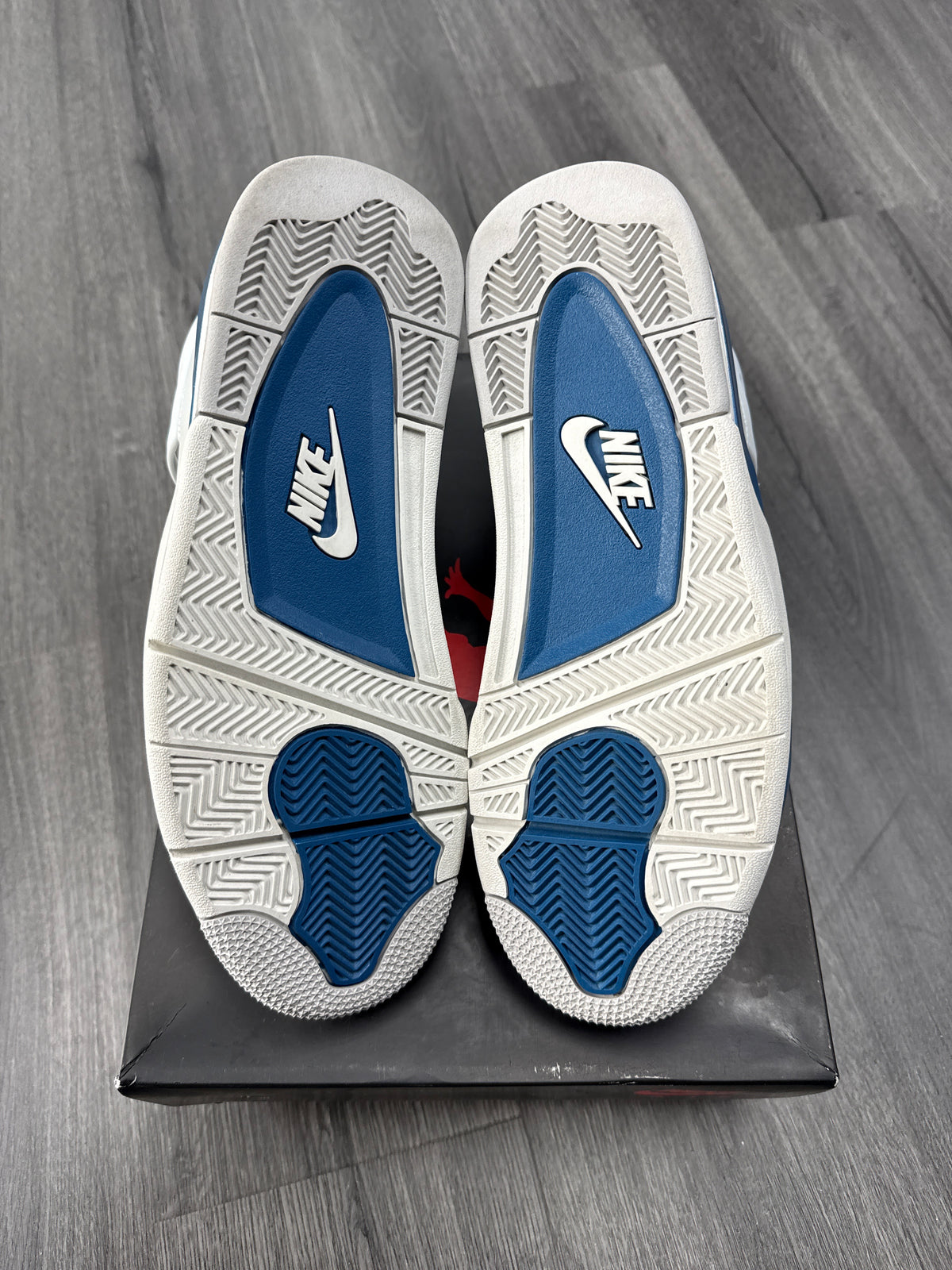 Jordan 4 Military Blue - size 10.5