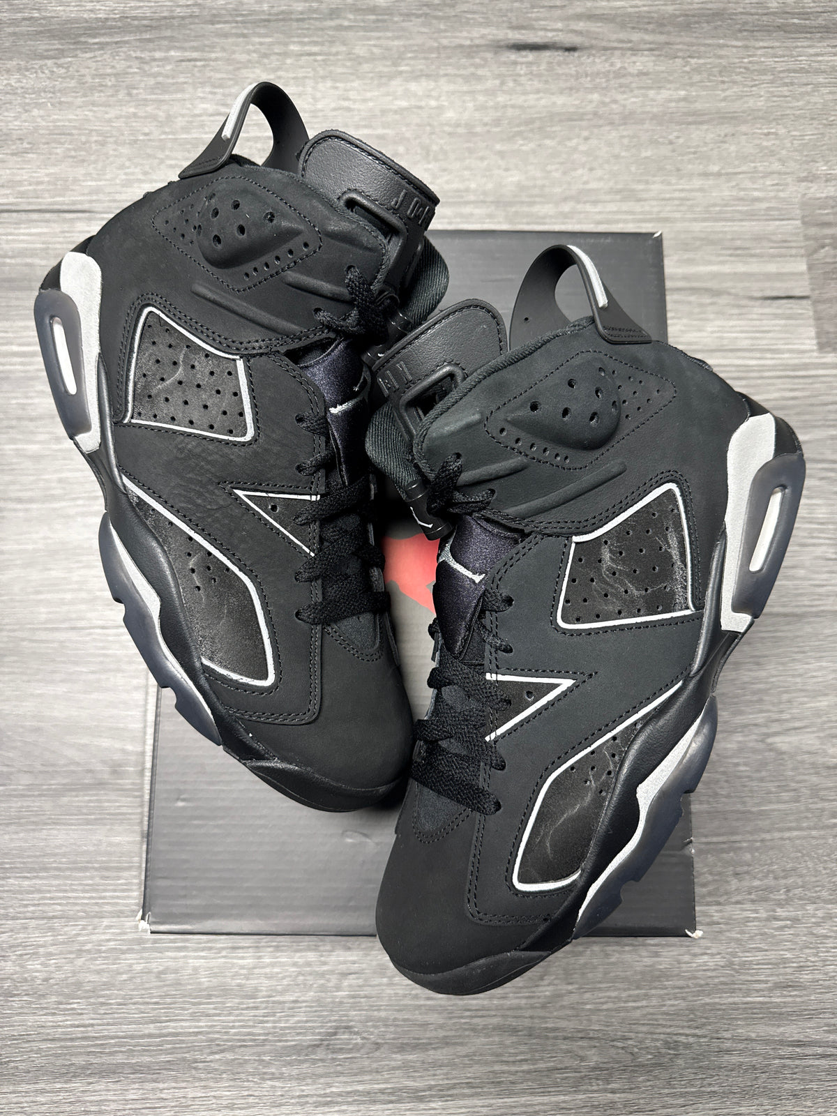 Jordan 6 Cap and Gown - size 8