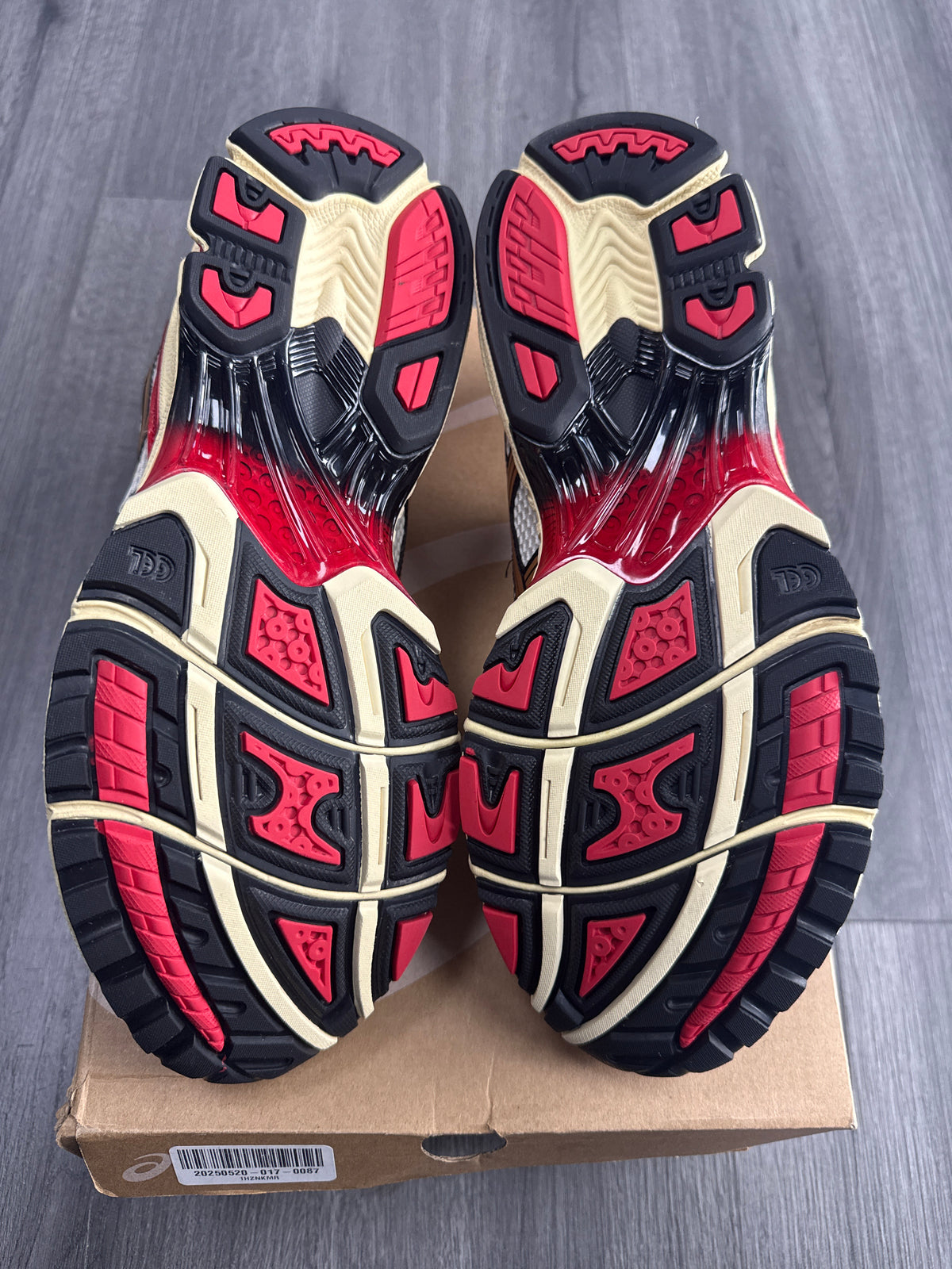 ASICS Gel Kayano 14 Sneaker Politics - size 10.5