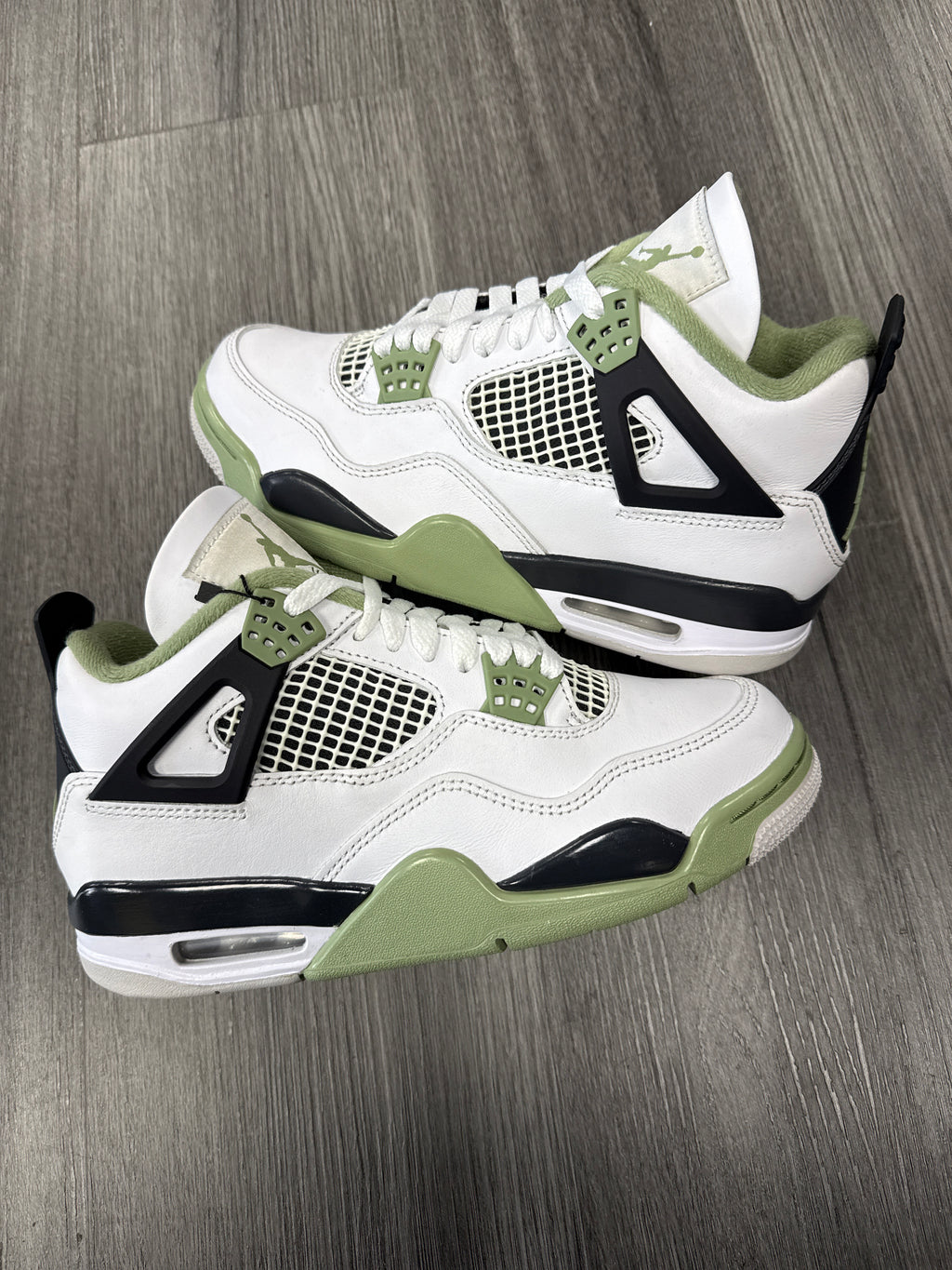 Jordan 4 Seafoam - size 5.5M/7W