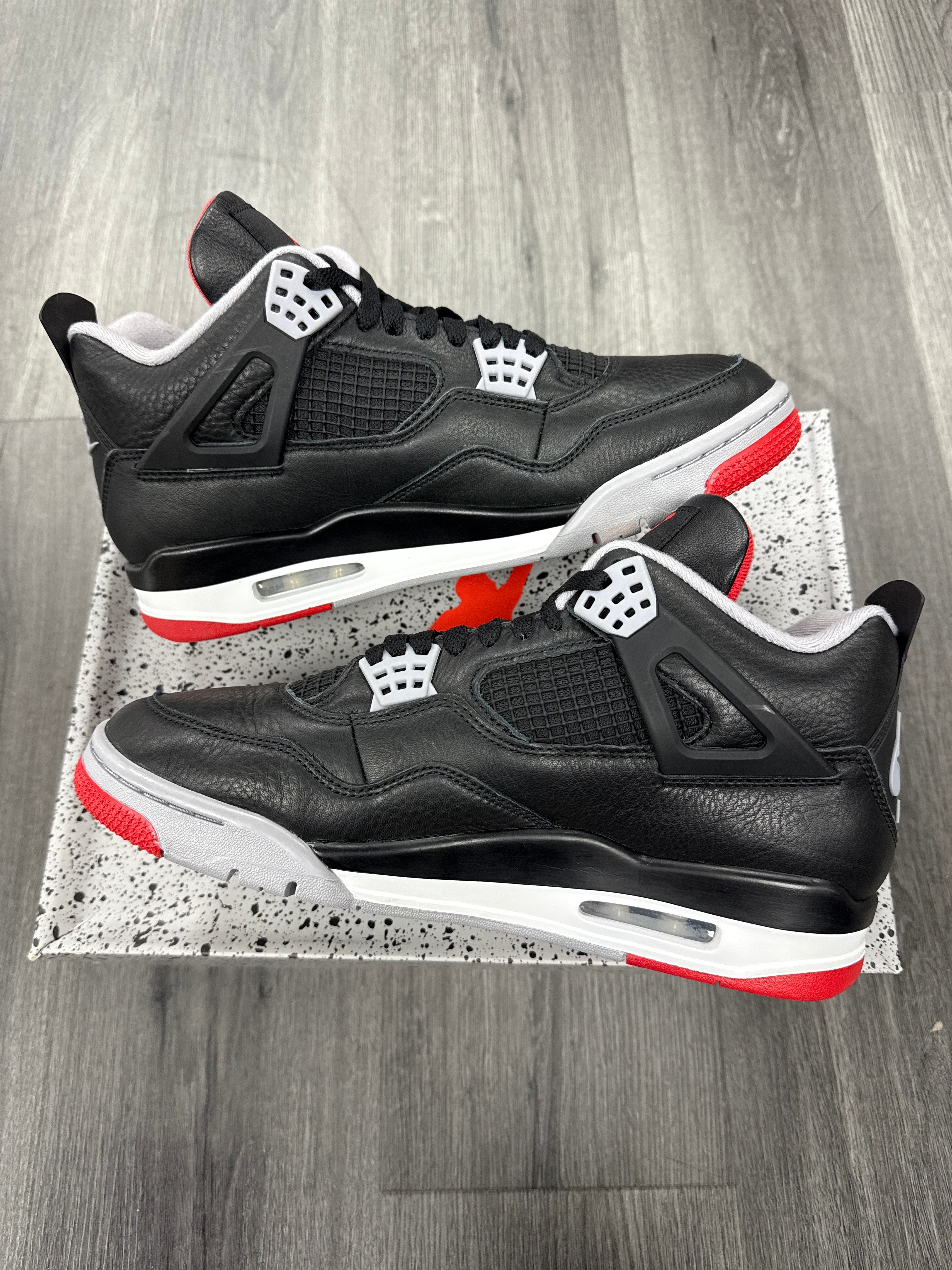 Jordan 4 Bred Reimagined - size 9.5