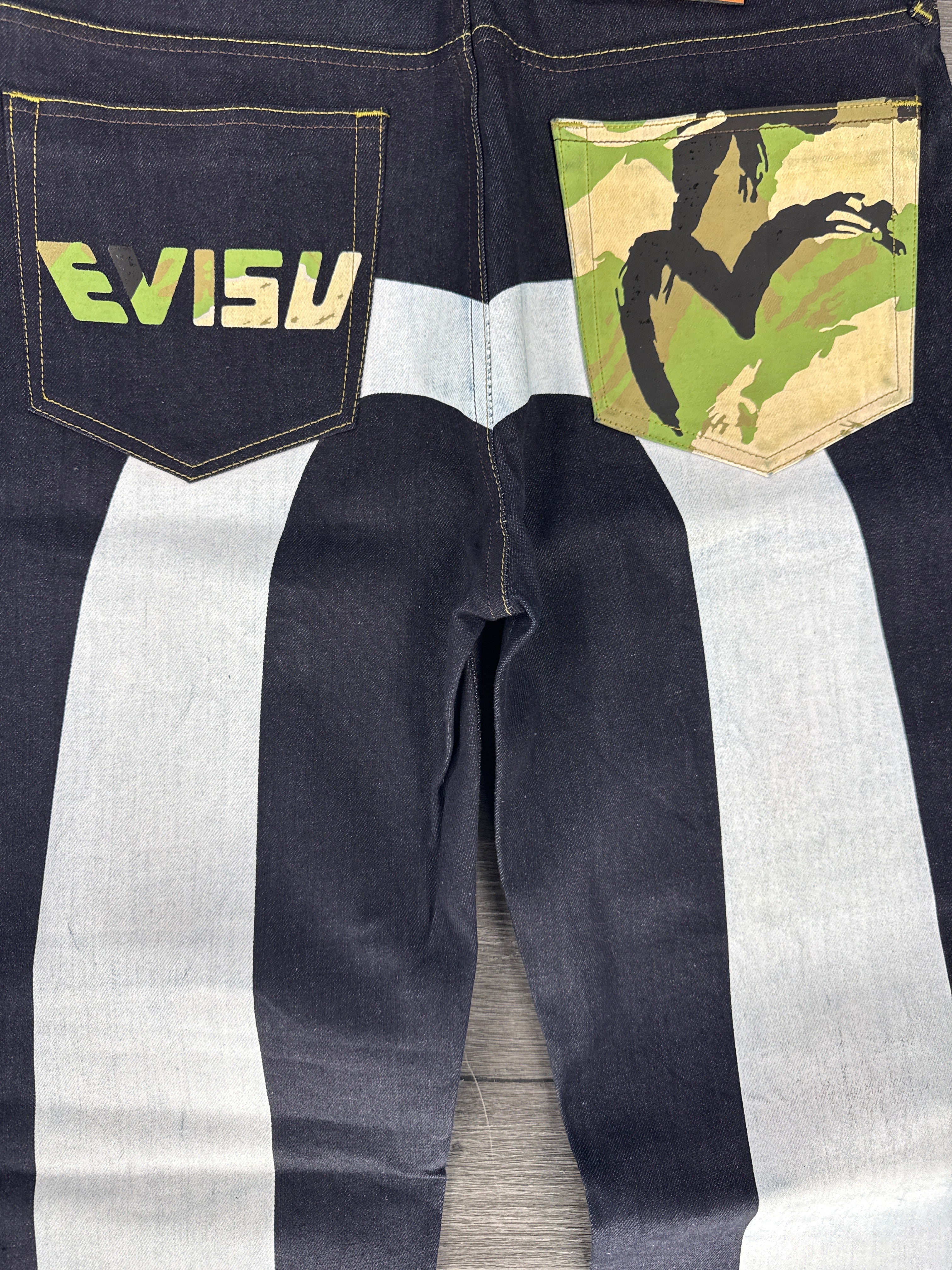 Vintage Evisu Daicock White/Camo - size 32