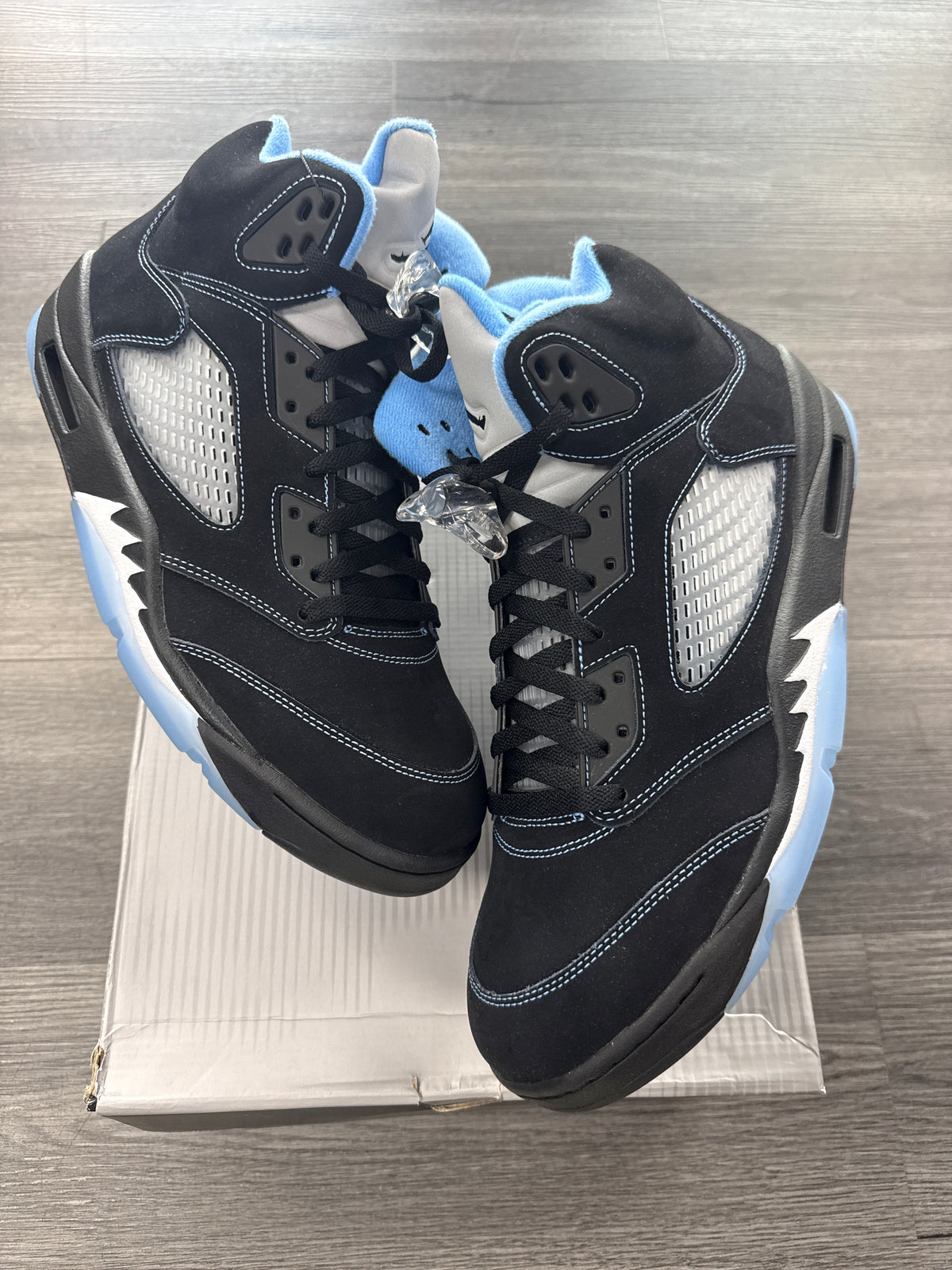 Jordan 5 University Blue