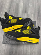Jordan 4 Thunder - size 9.5