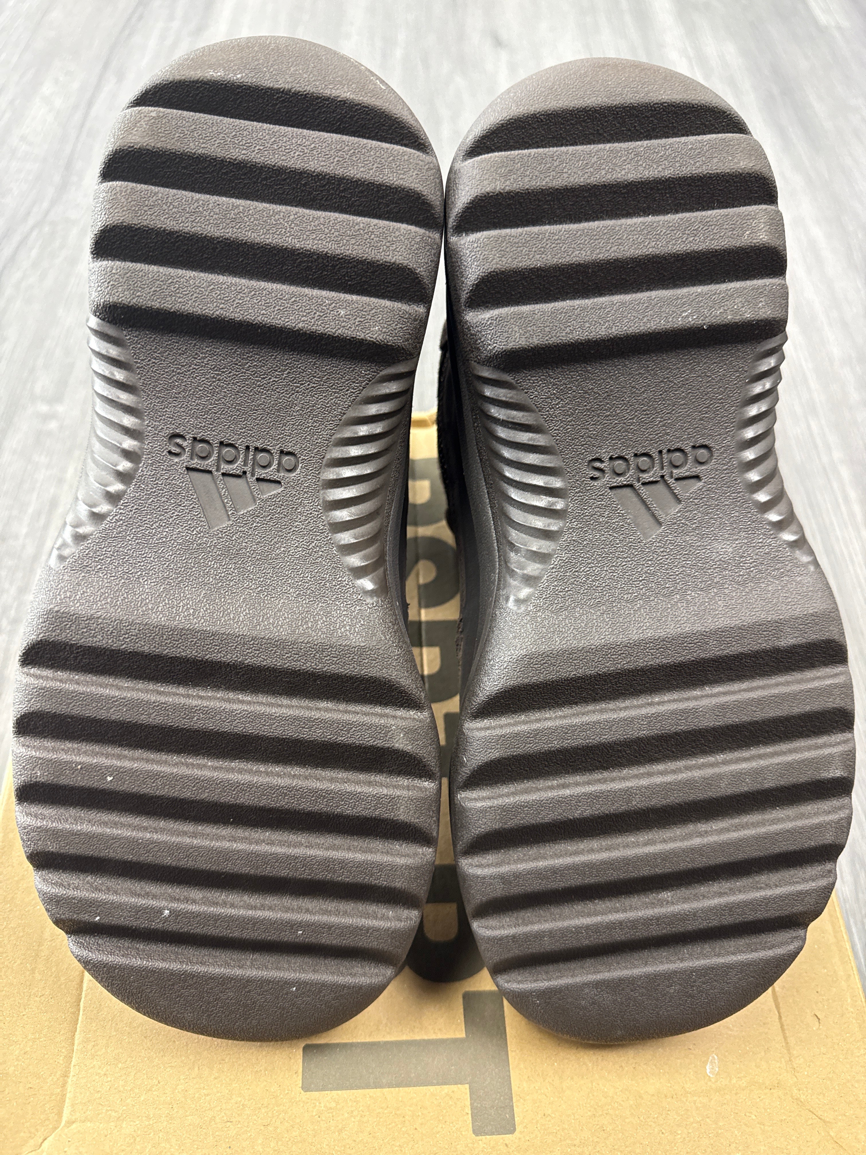 Adidas Yeezy Dessert Boot Oil - size 8.5