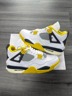 Jordan 4 Vivid Sulfur - size 9M/10.5W