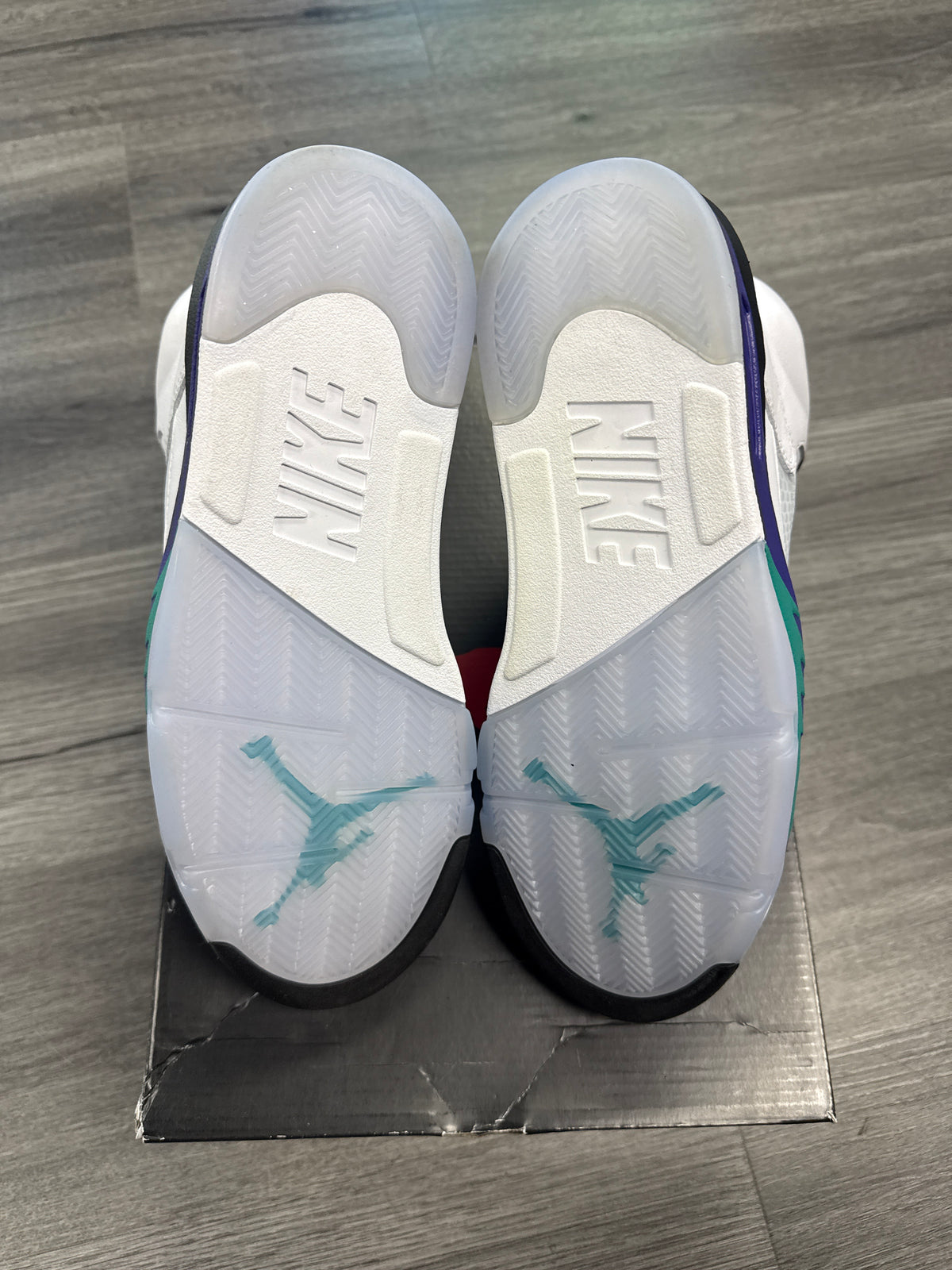Jordan 5 Grape - size 8.5