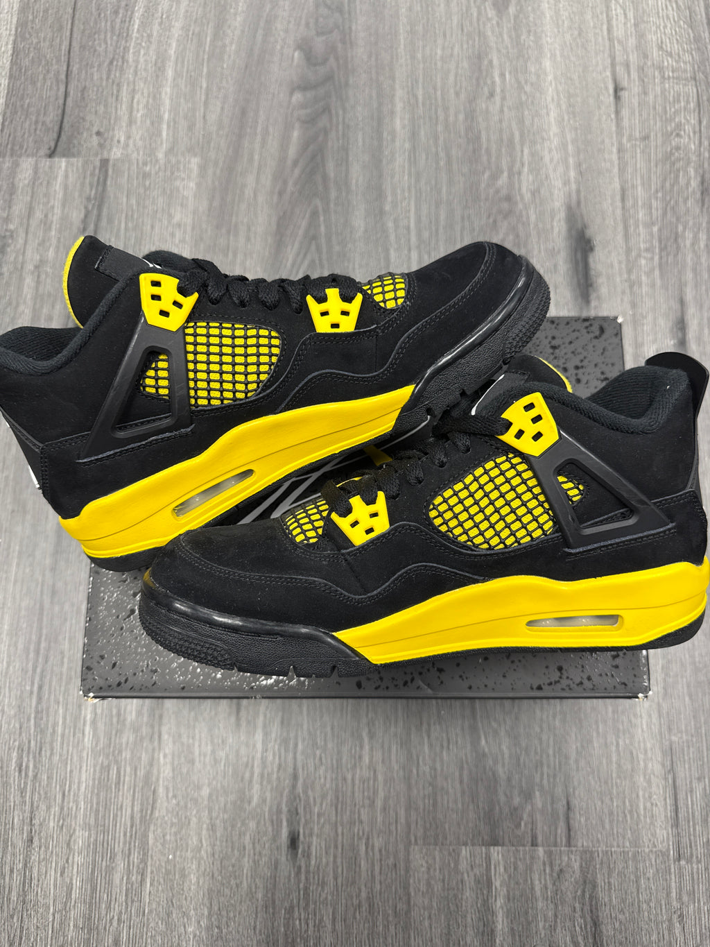 Jordan 4 Thunder - size 7